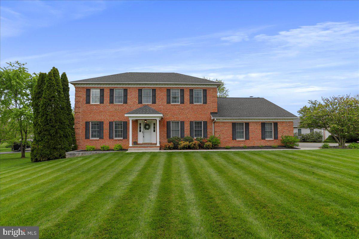 LOCUST HILL - Residential