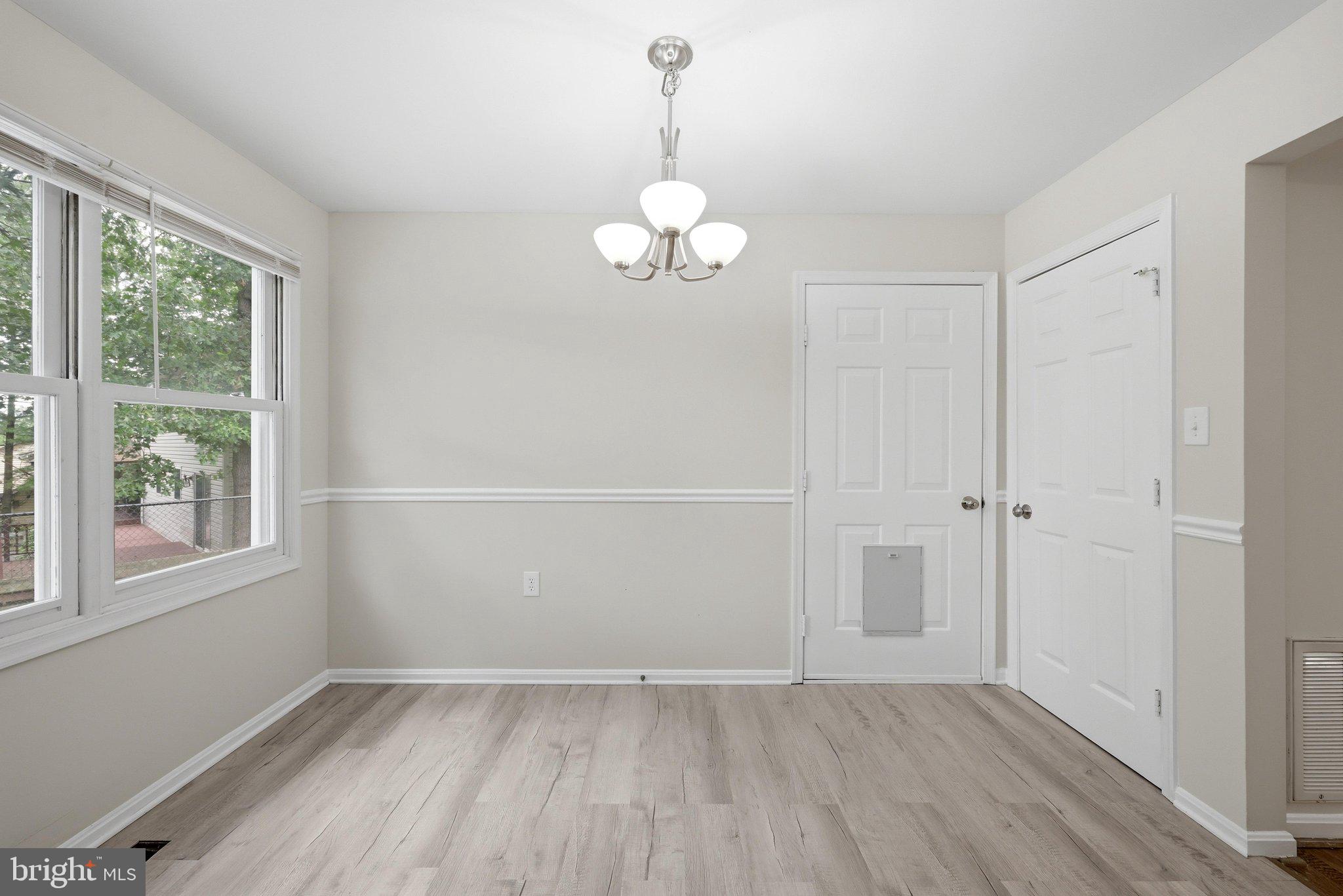 RIDGEFIELD - Residential