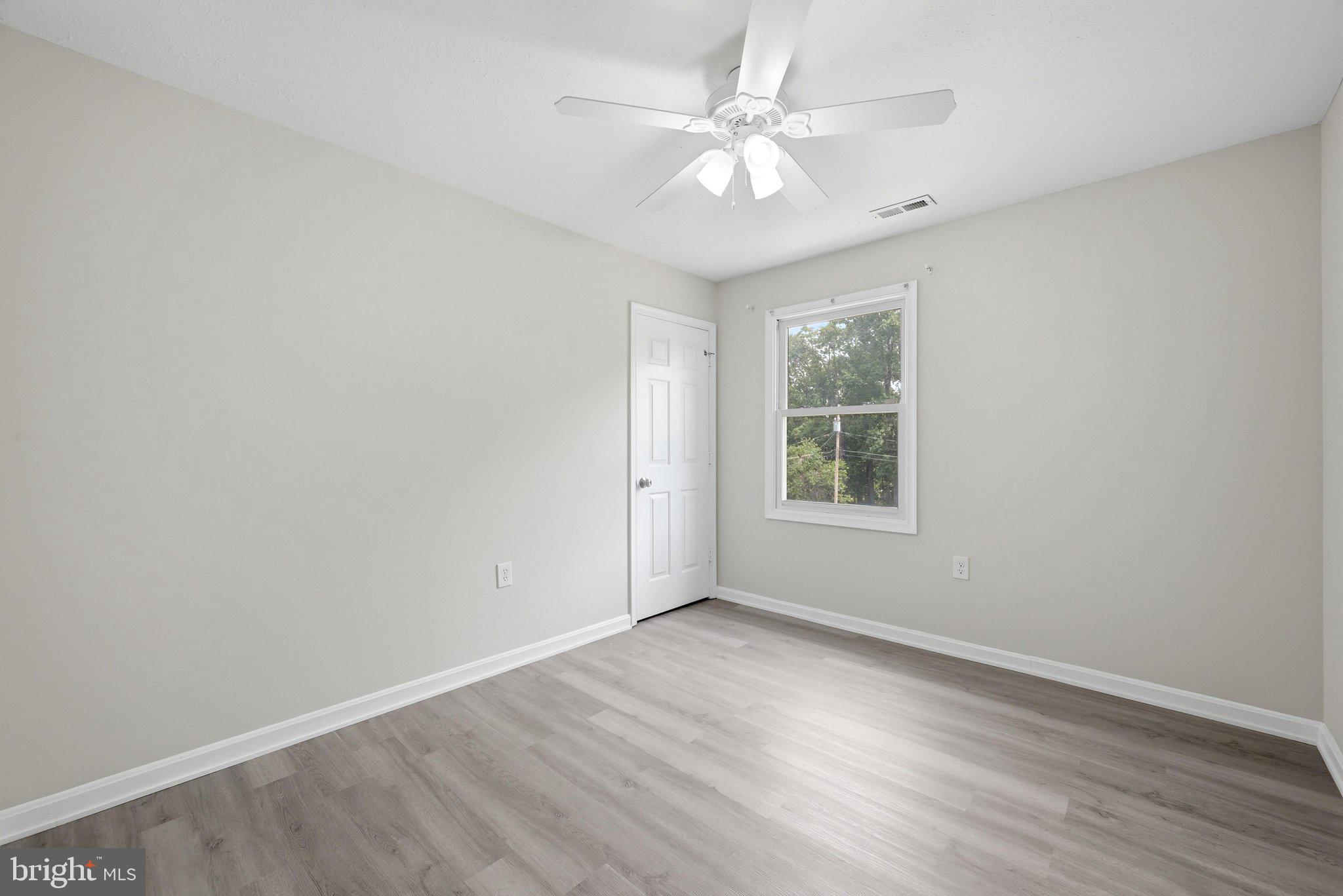 RIDGEFIELD - Residential