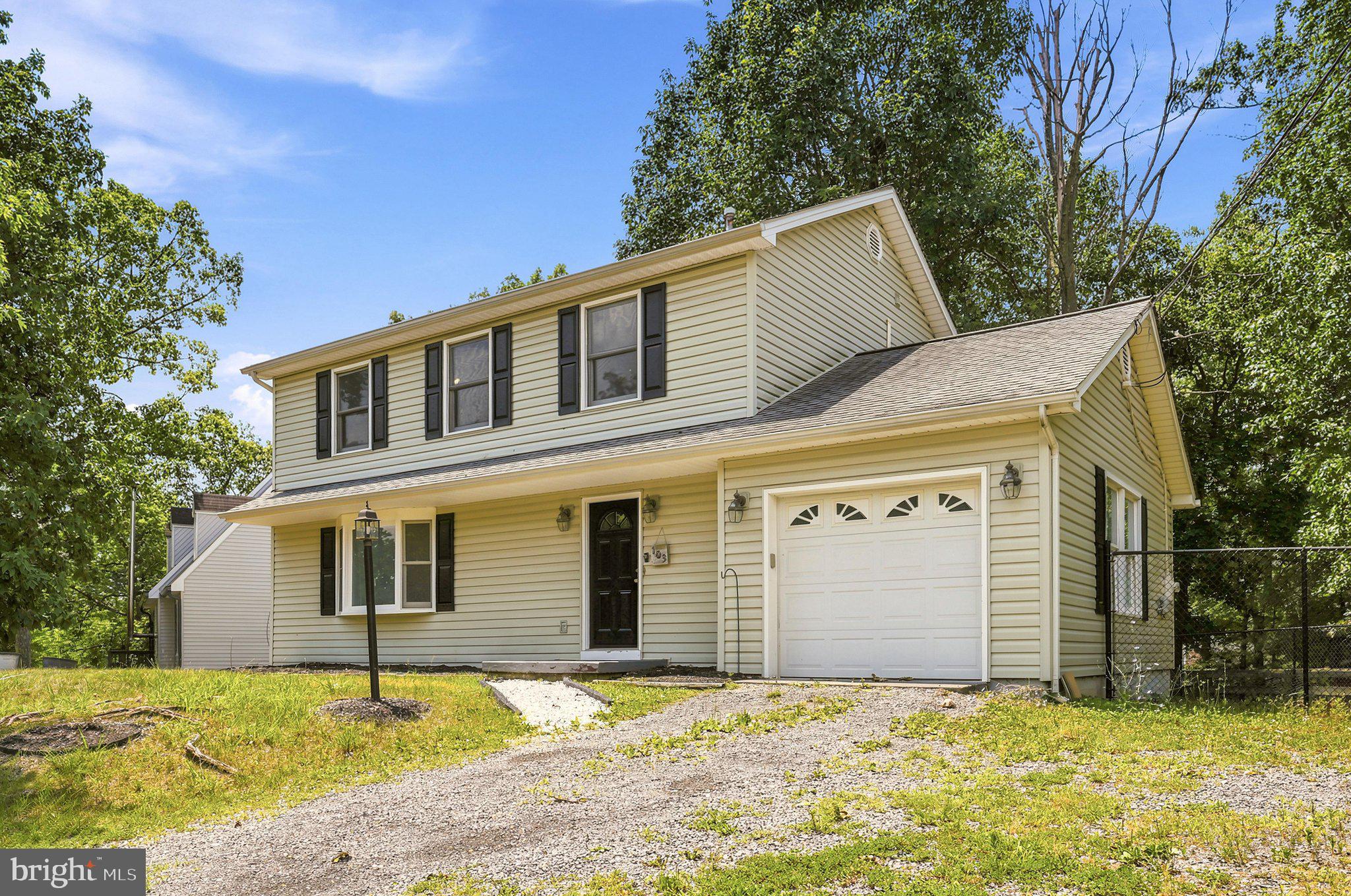 RIDGEFIELD - Residential
