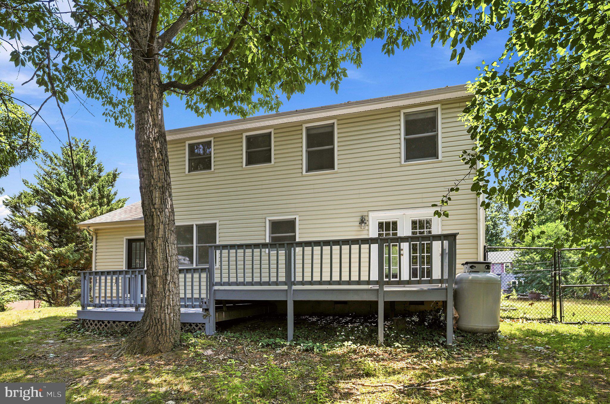 RIDGEFIELD - Residential