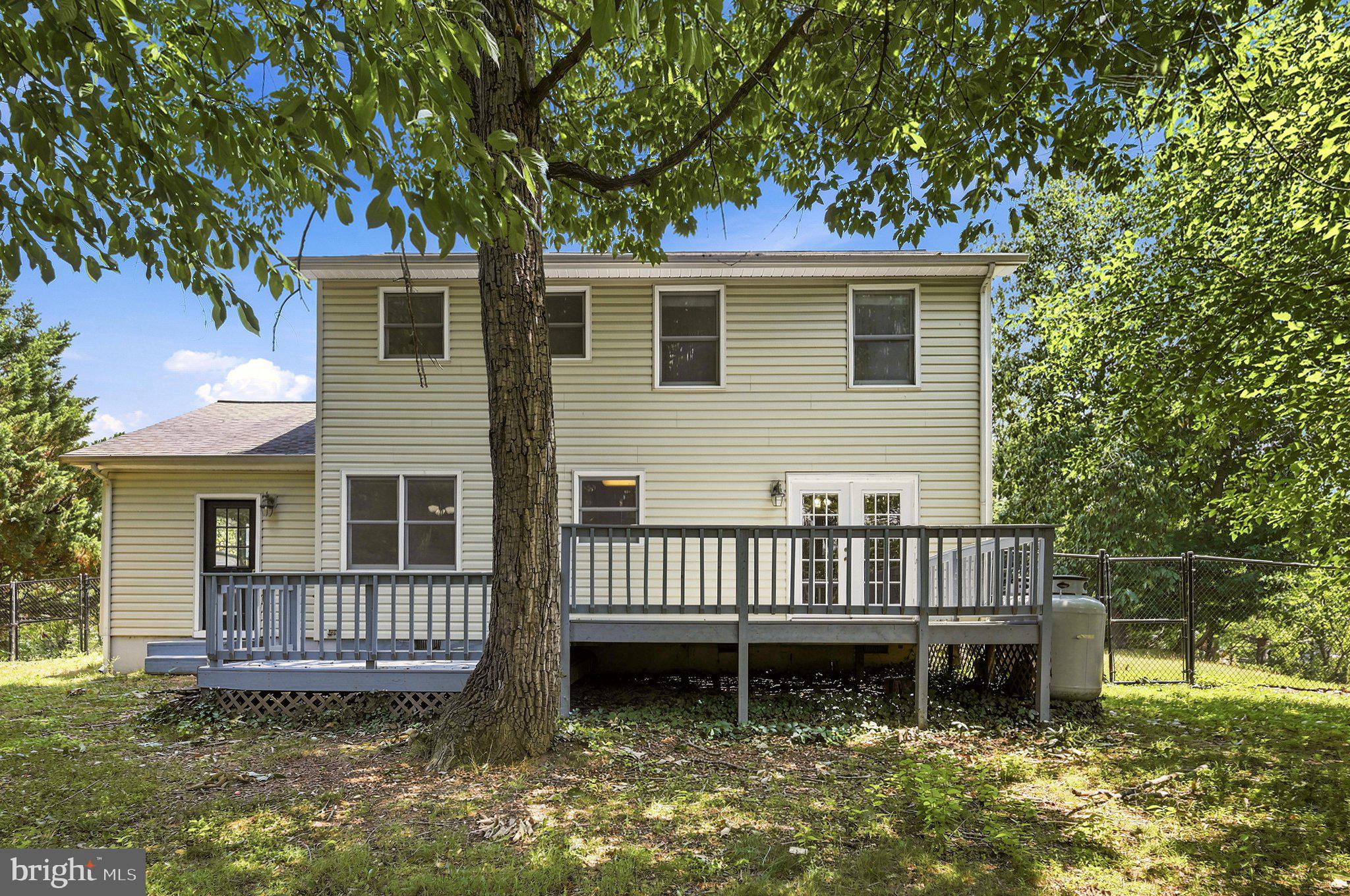 RIDGEFIELD - Residential