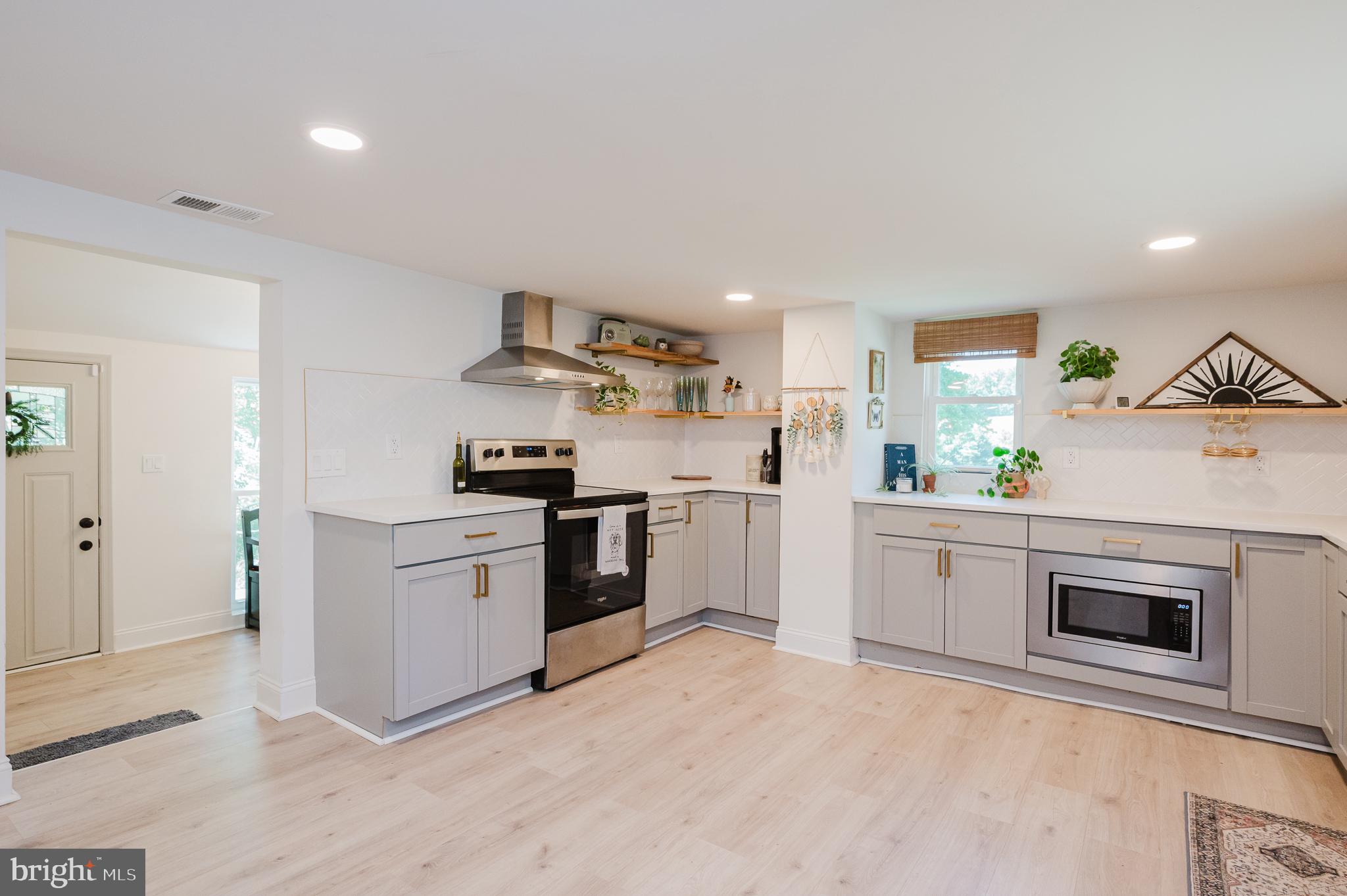 FALLSTON MEAD - Residential