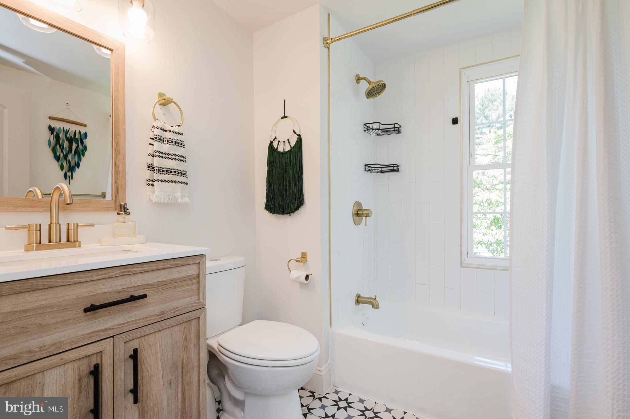 FALLSTON MEAD - Residential