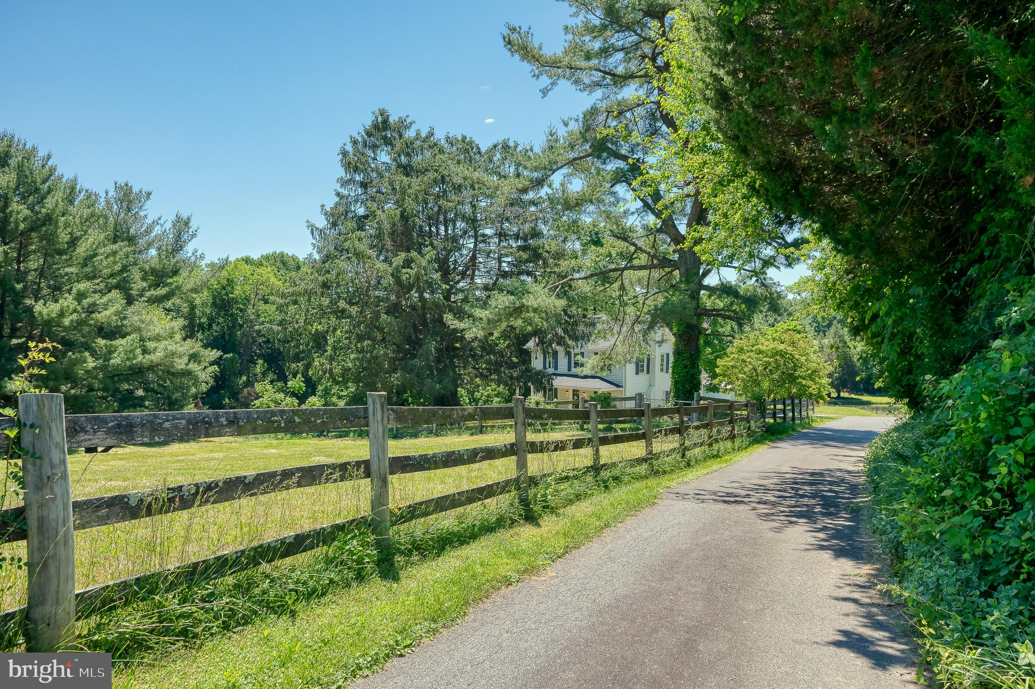 FALLSTON MEAD - Residential