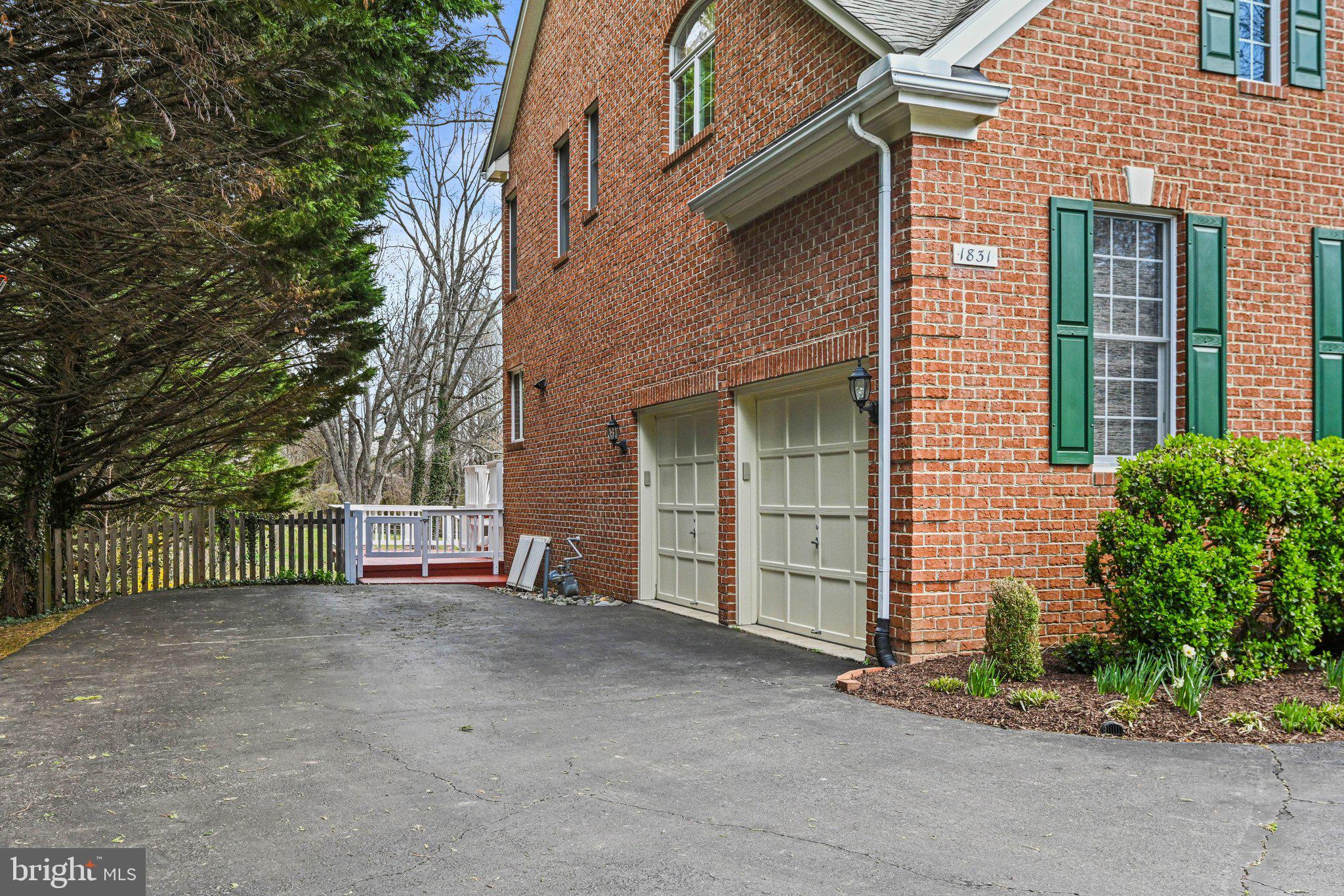 SPRING LAKE - Residential