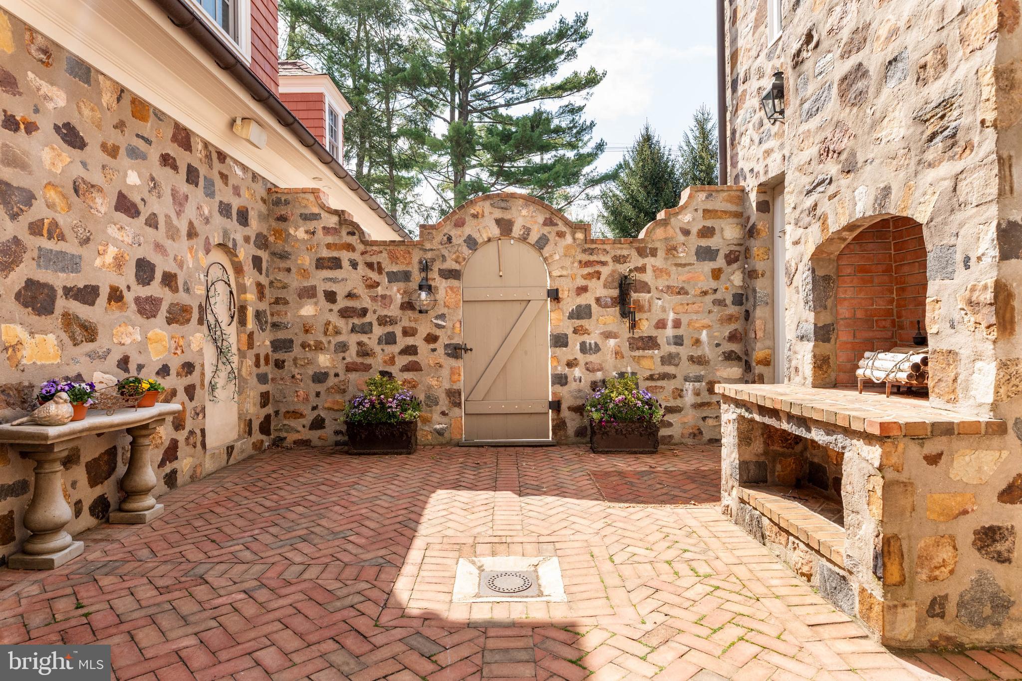LEOPARD FARMS - Residential