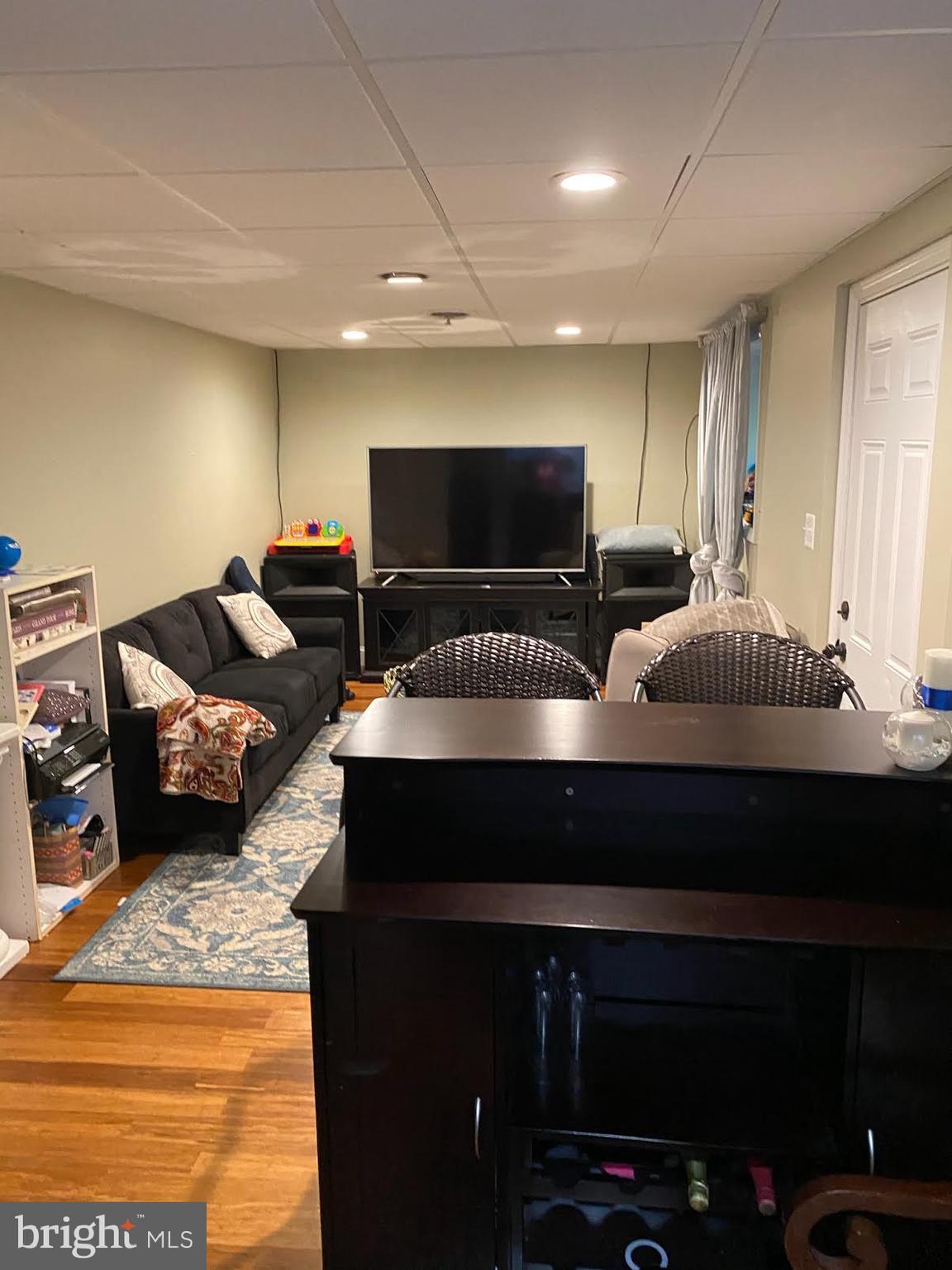 LAURELTON - Residential