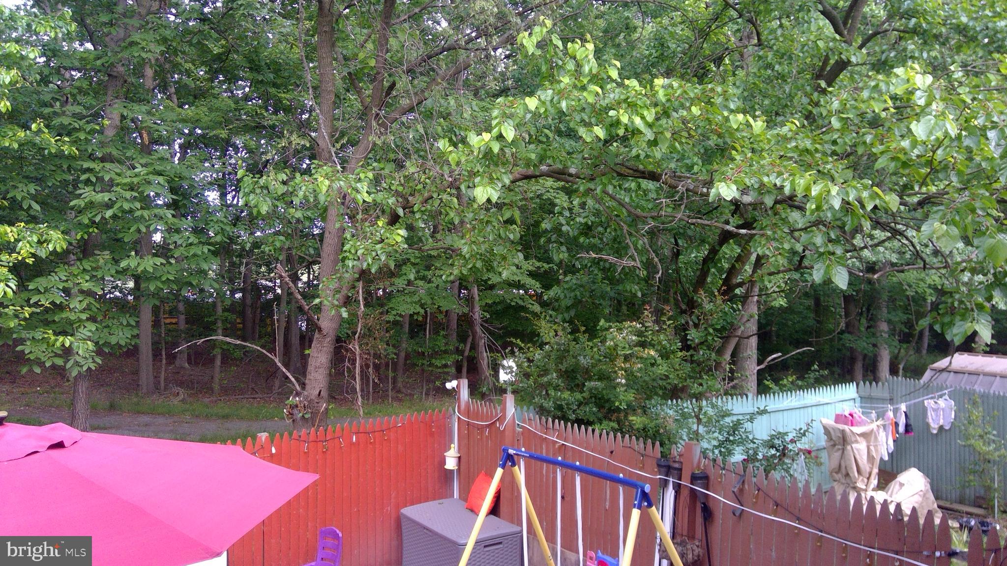 LAURELTON - Residential