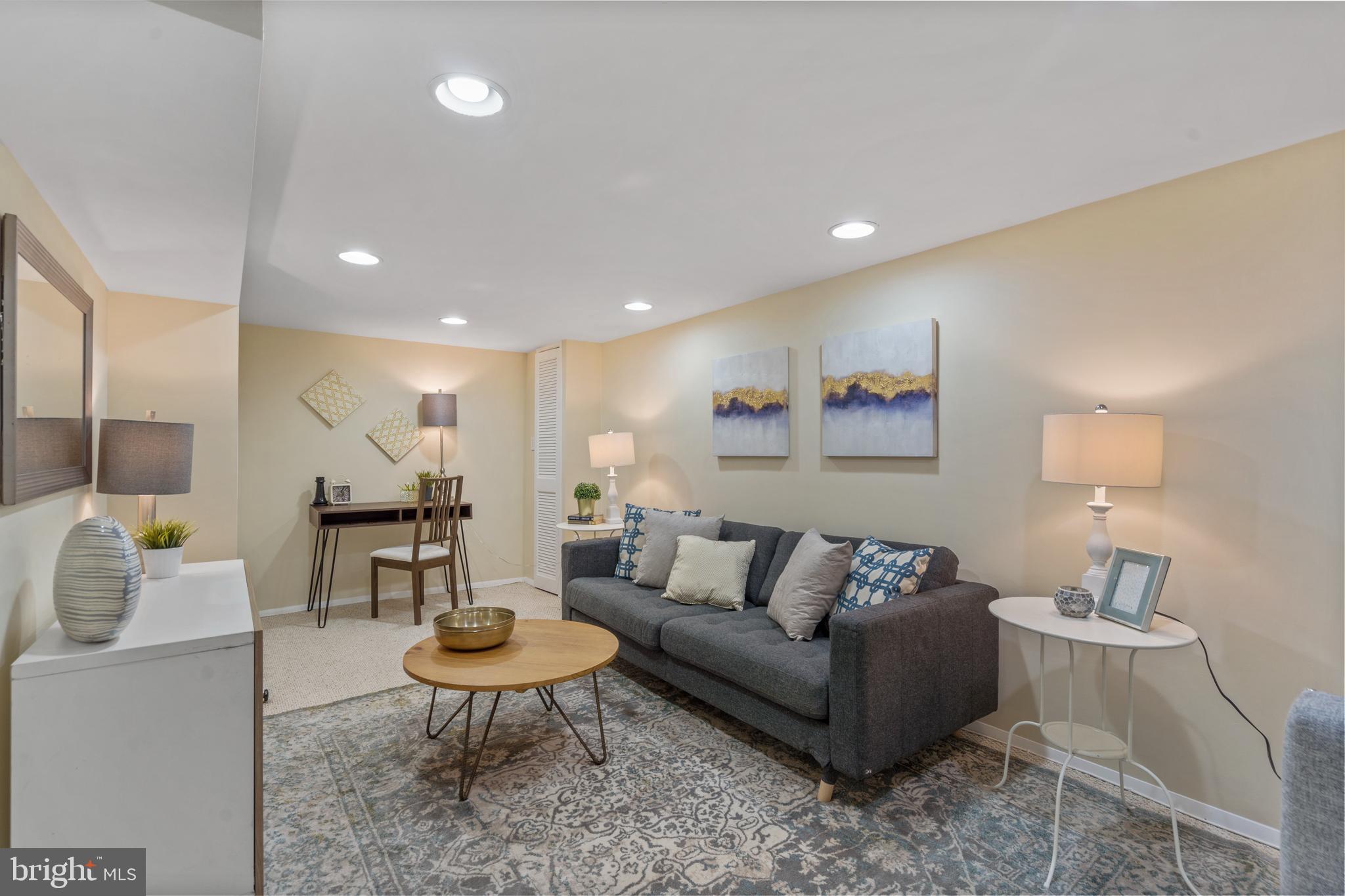 SILVER SPRING - Residential