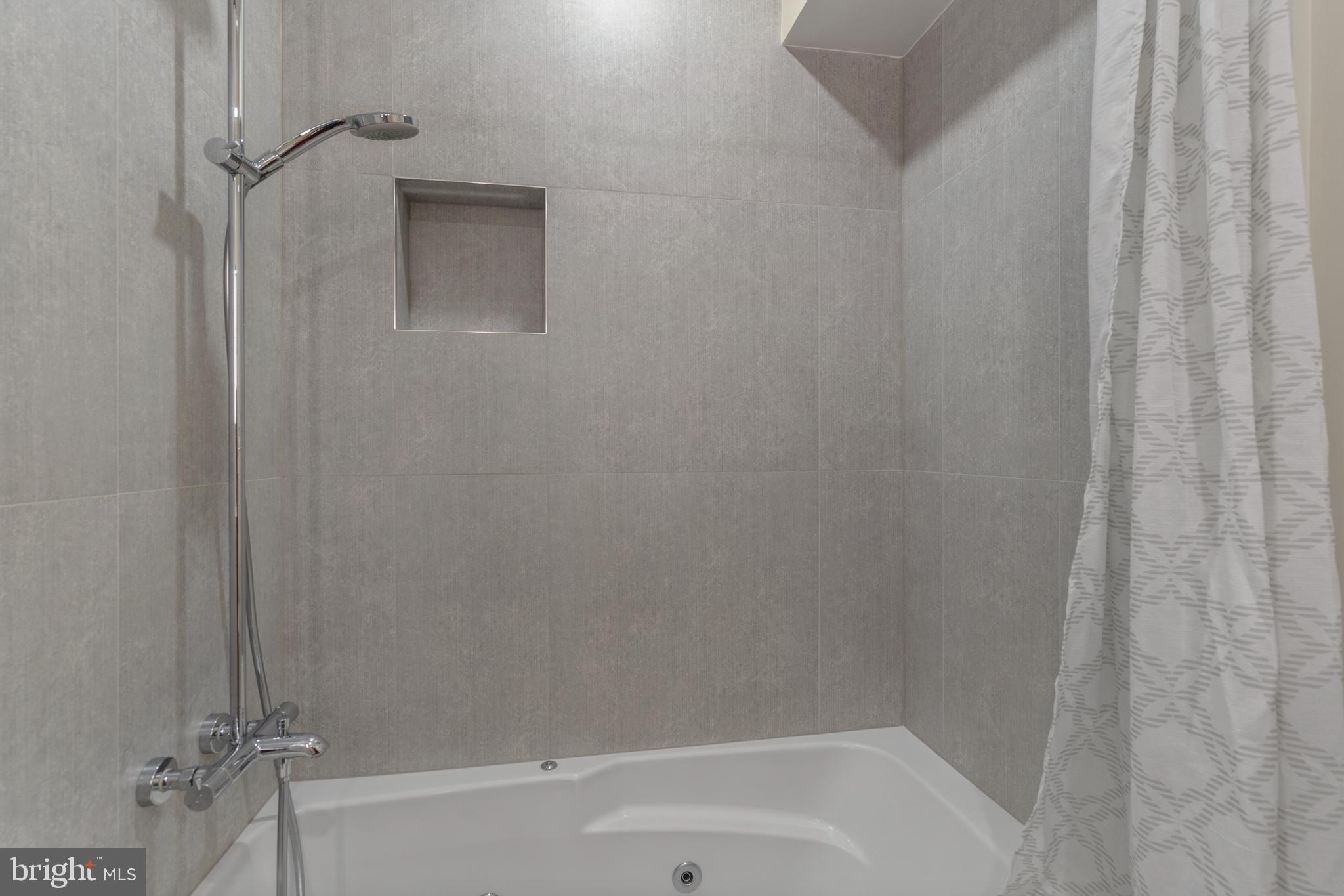 SILVER SPRING - Residential