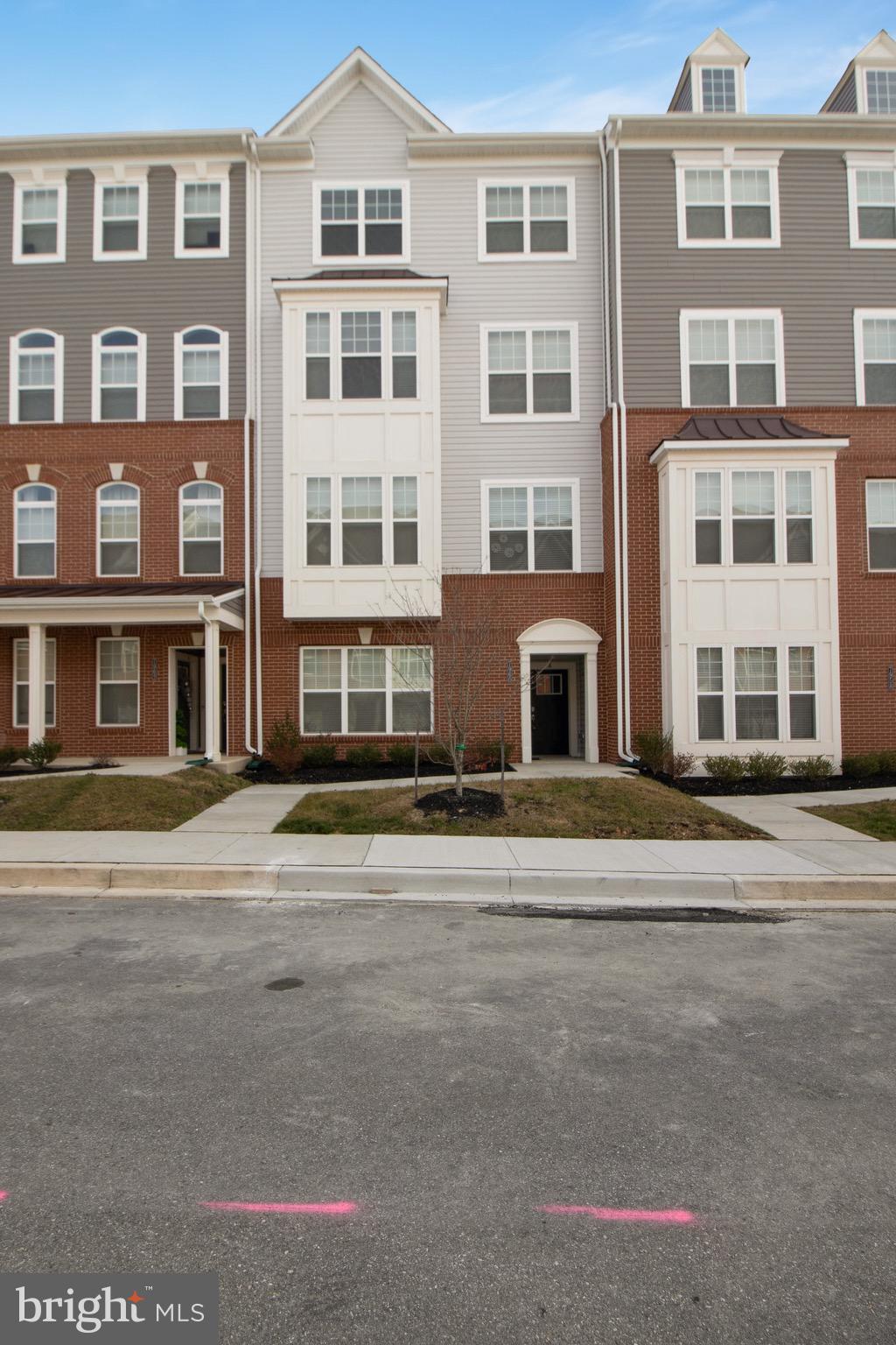 BLUE STREAM - Residential Lease