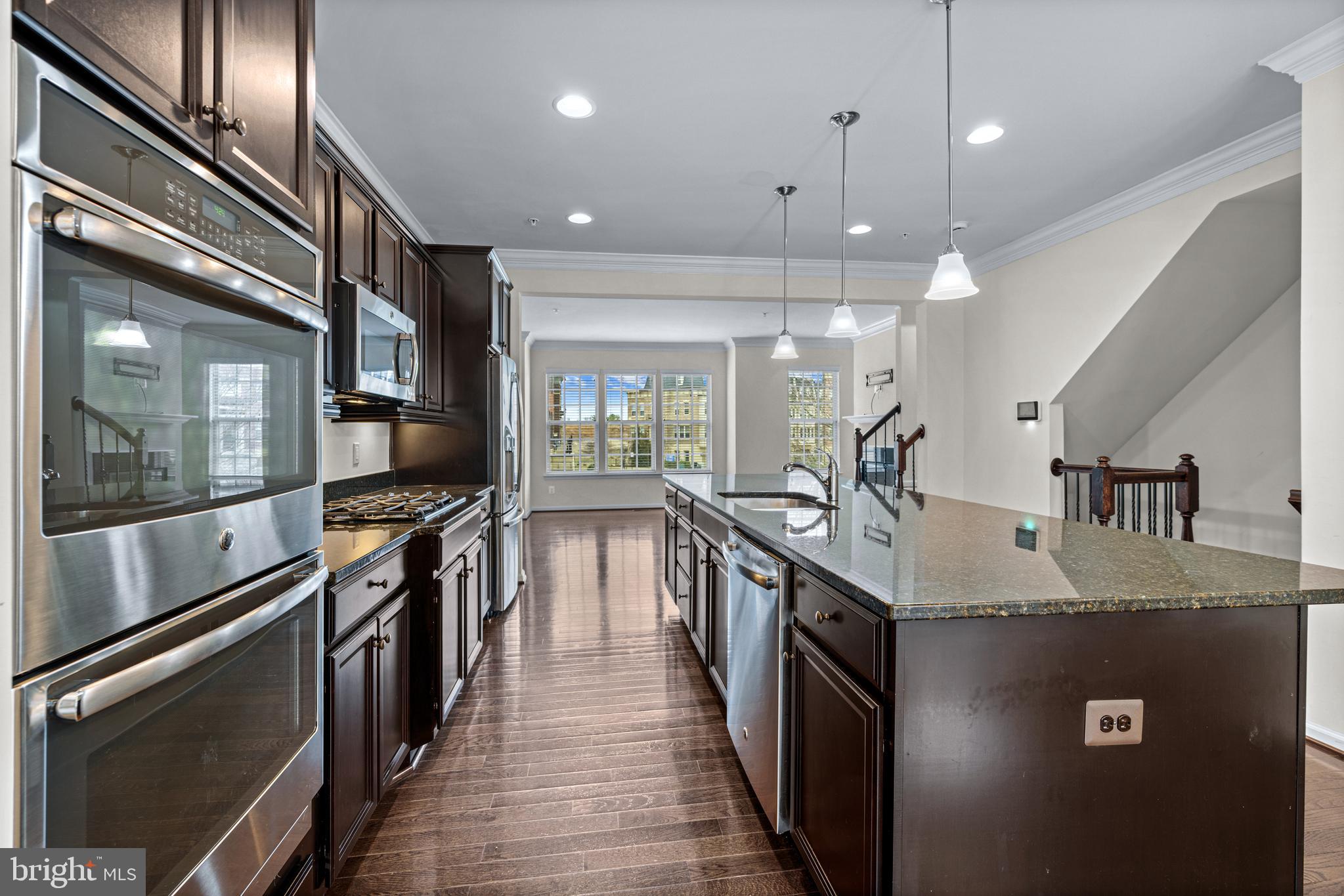 POTOMAC OVERLOOK - Residential Lease