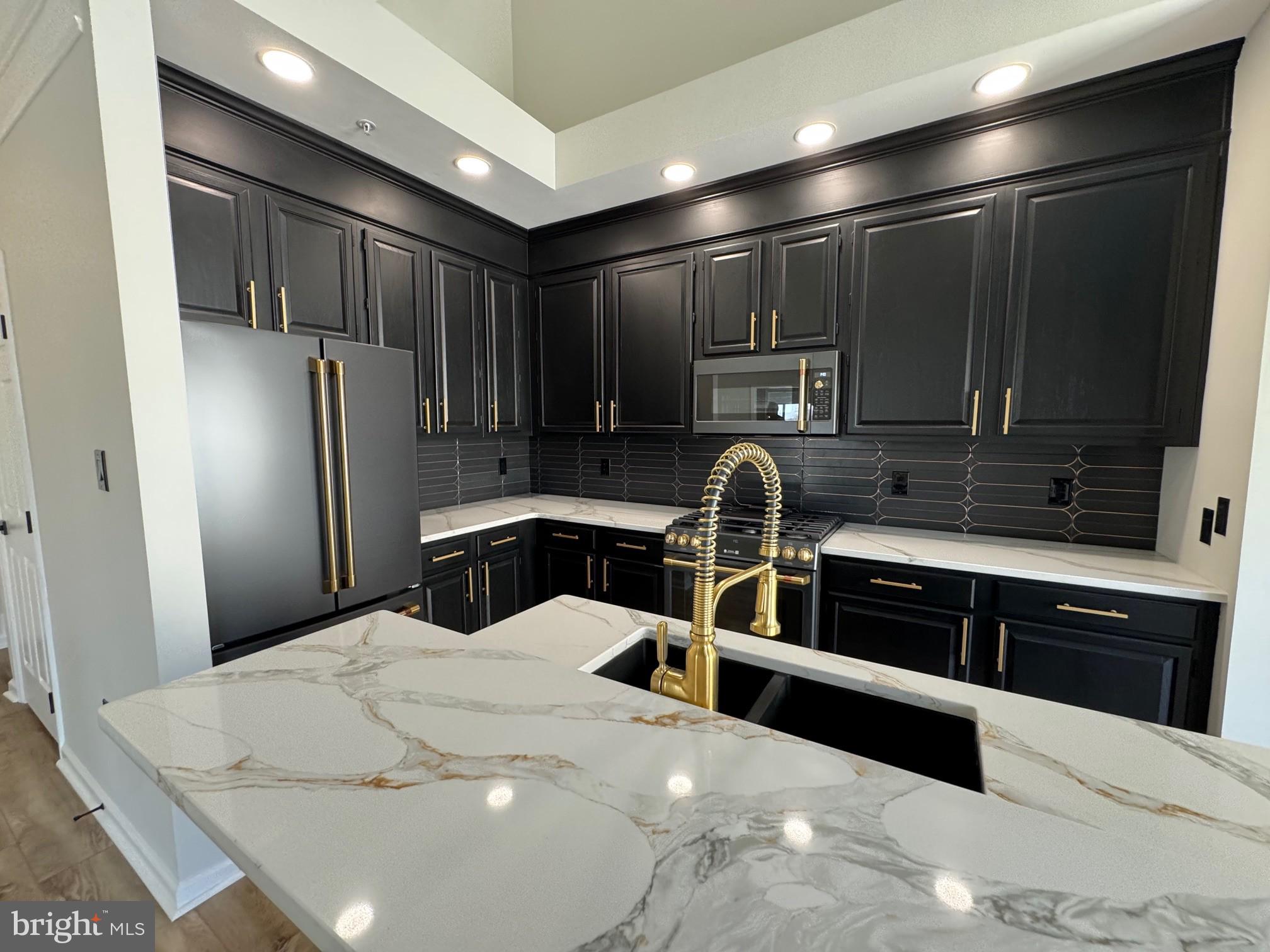CHANCERY OF KINGSTOWNE - Residential