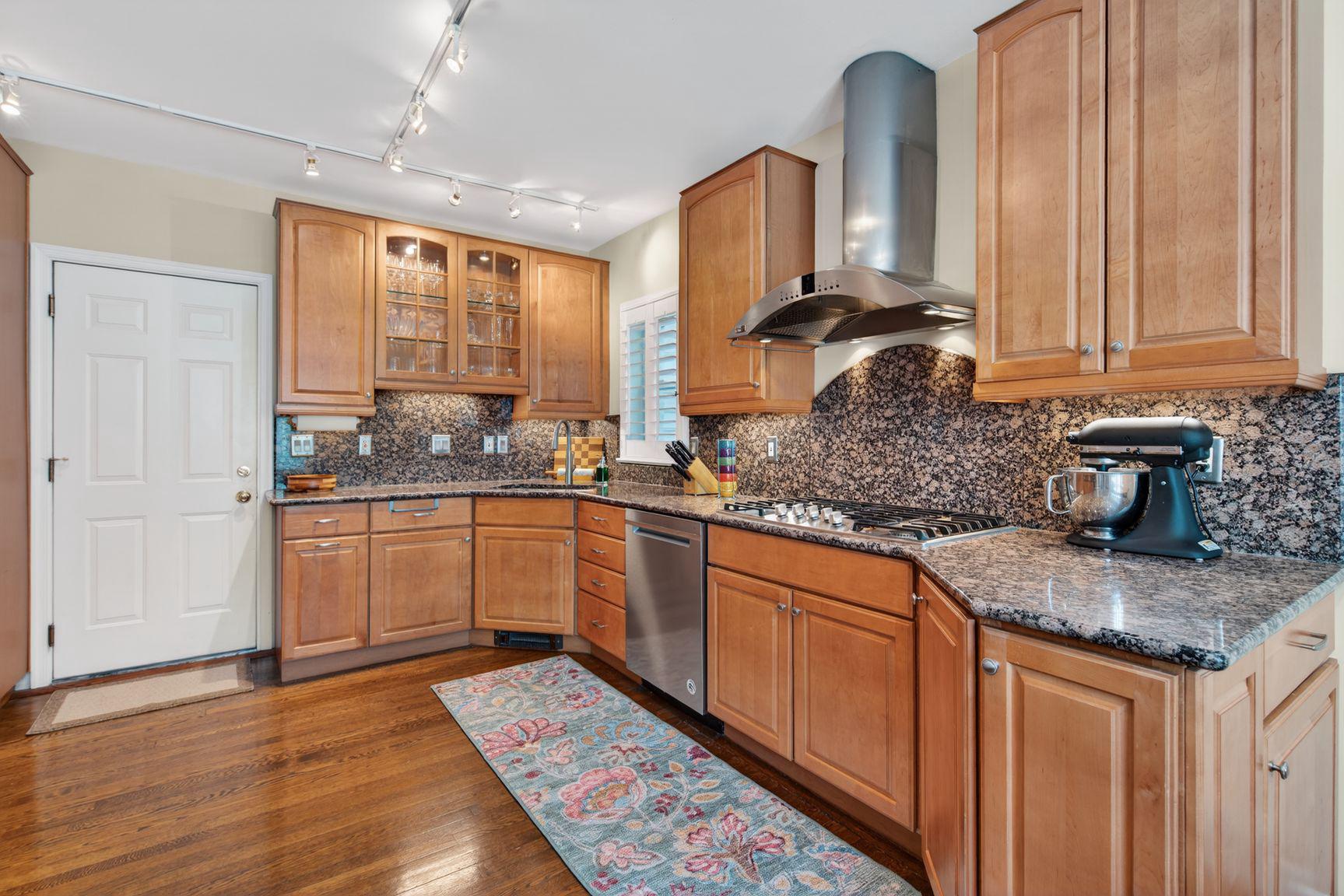 PINECREST - Residential