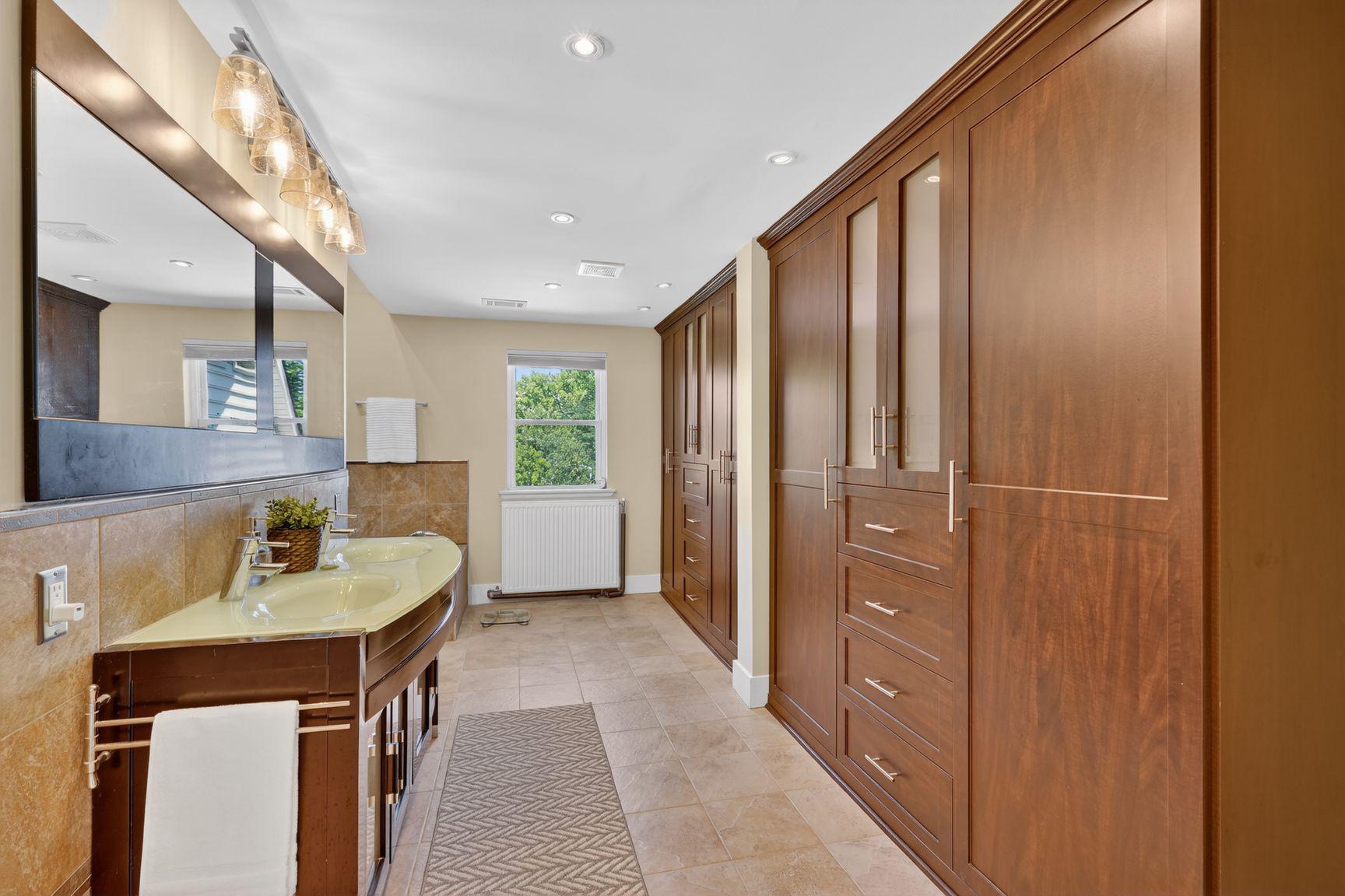 PINECREST - Residential