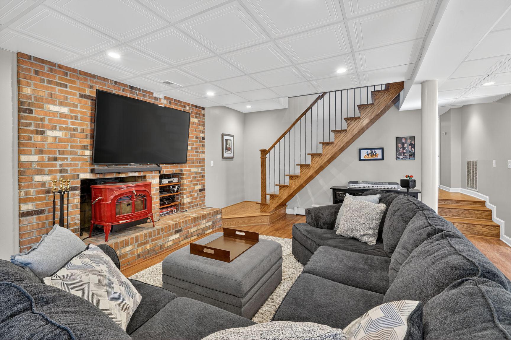 PINECREST - Residential