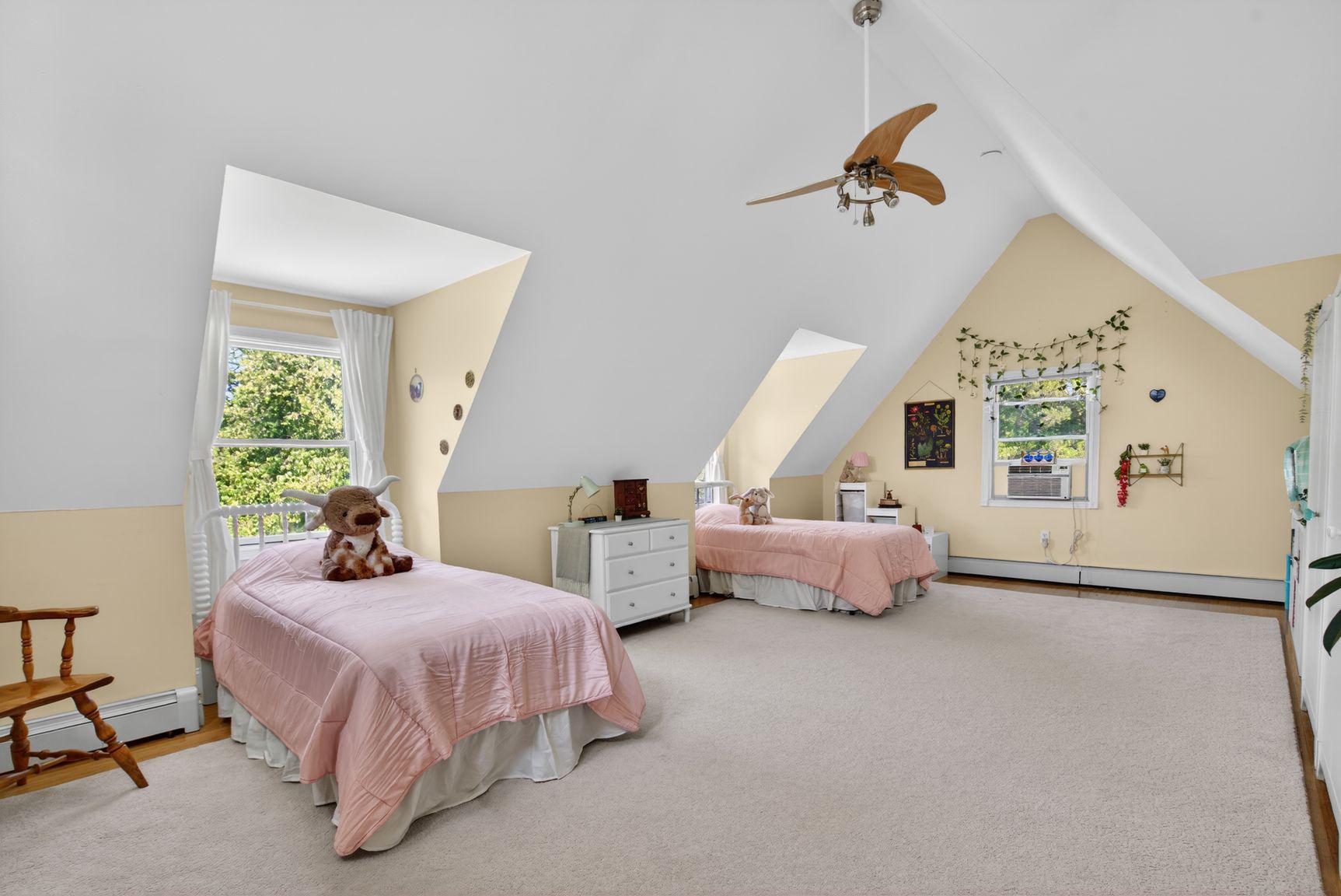 PINECREST - Residential