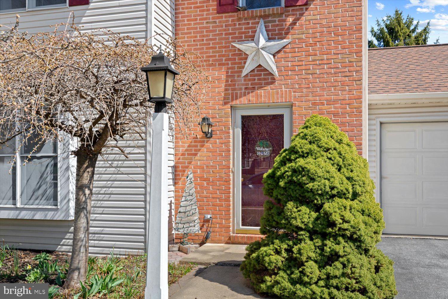 NEW HOLLAND BOROUGH - Residential