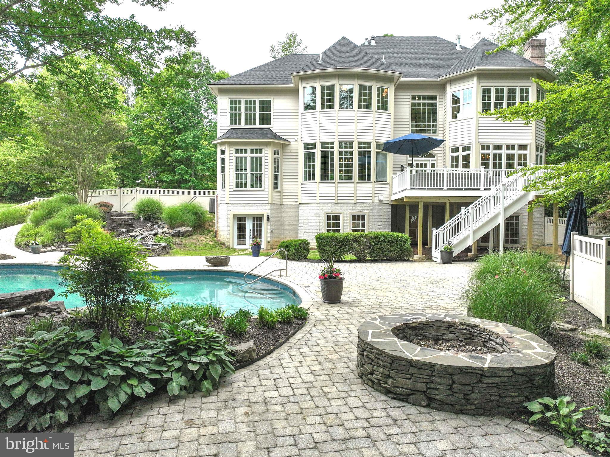 SOUTH RIVER COLONY - Residential
