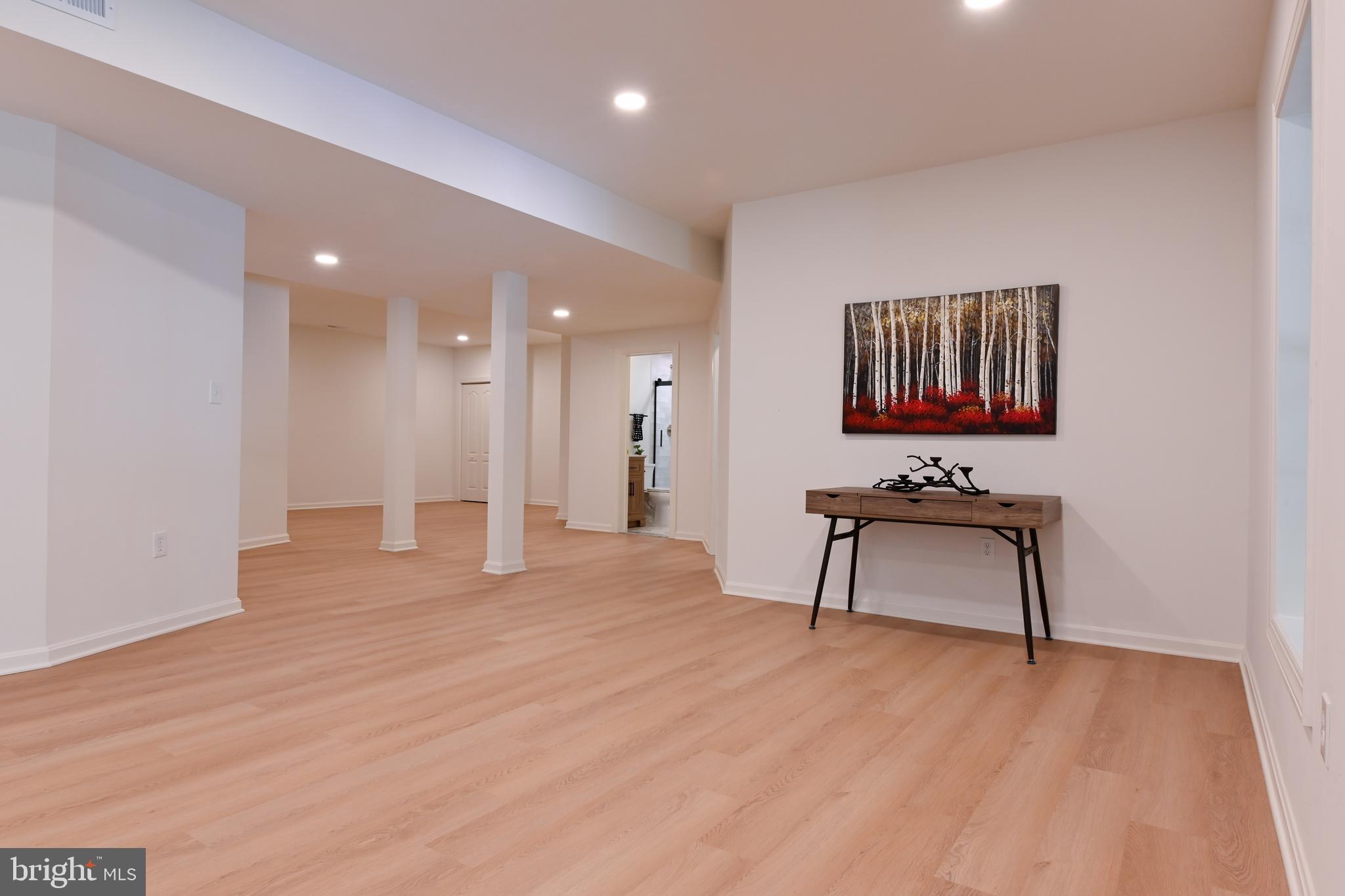 SOUTH RIVER COLONY - Residential
