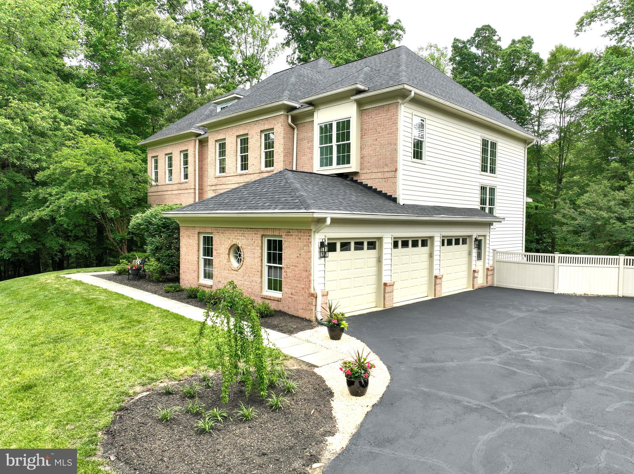 SOUTH RIVER COLONY - Residential