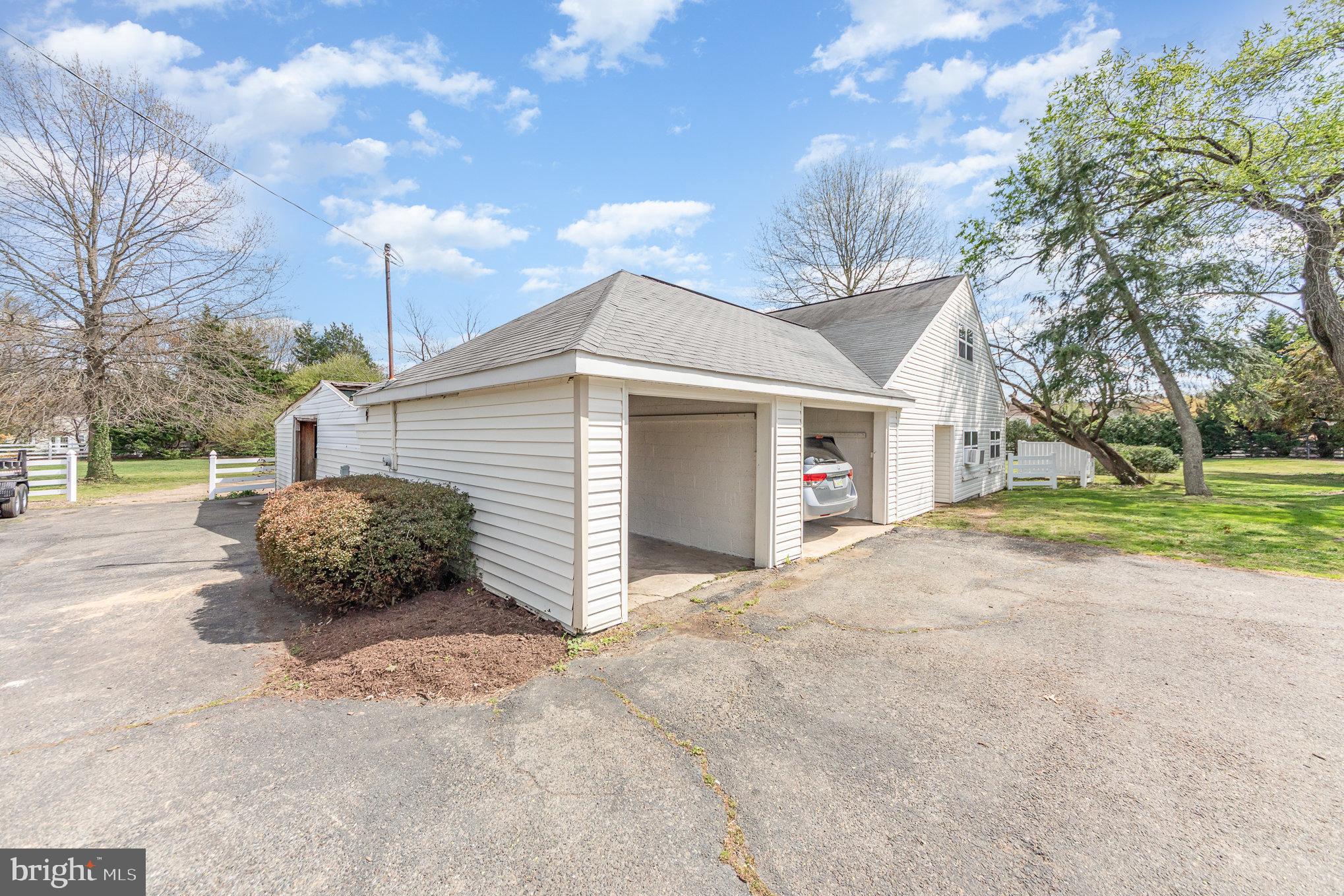 WOODLAWN - Residential