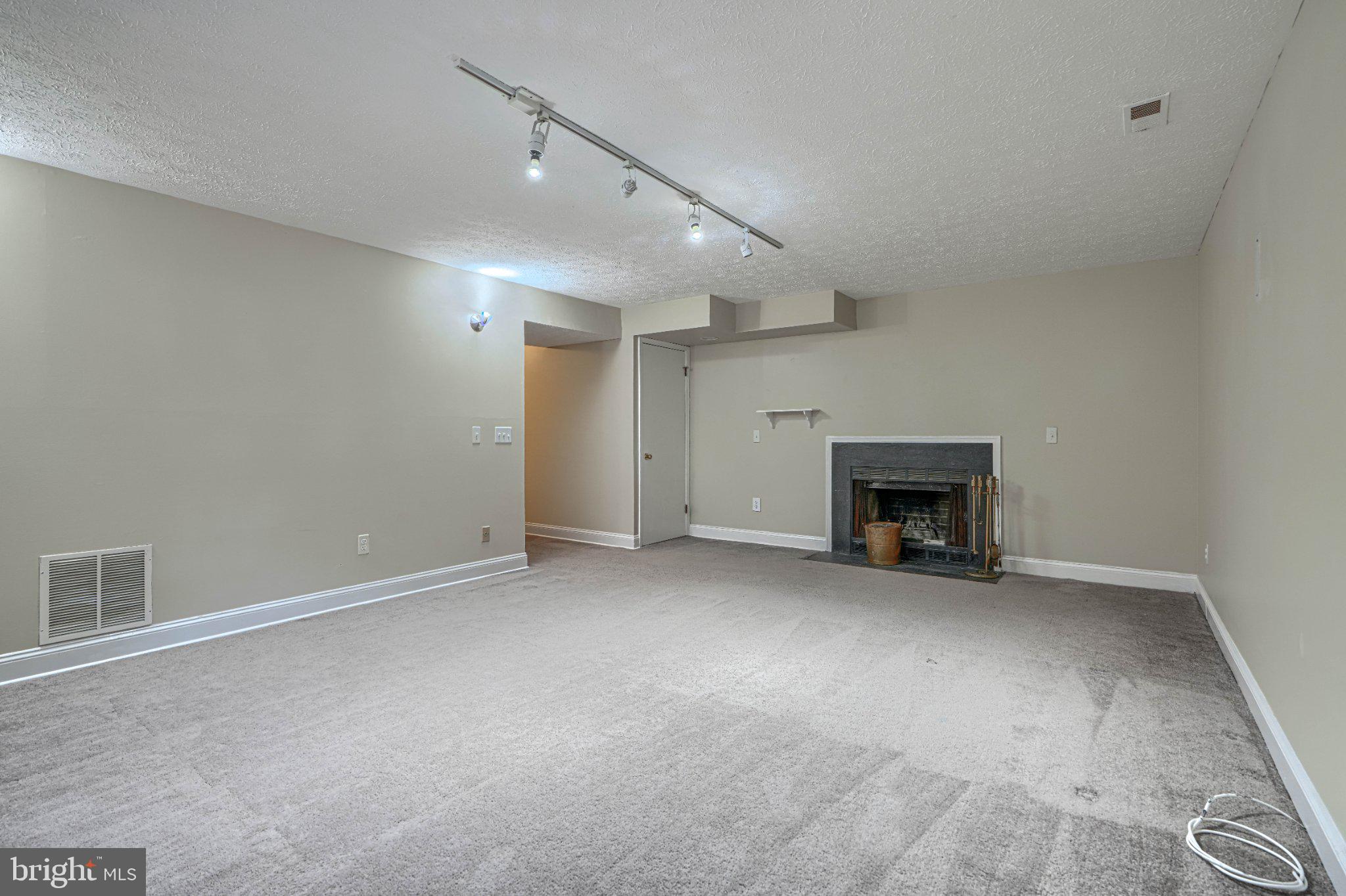 CHESTERFIELD - Residential