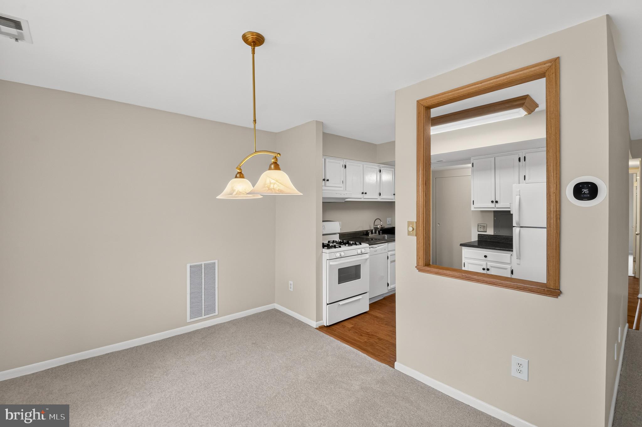 VILLAGE OF LONG REACH - Residential