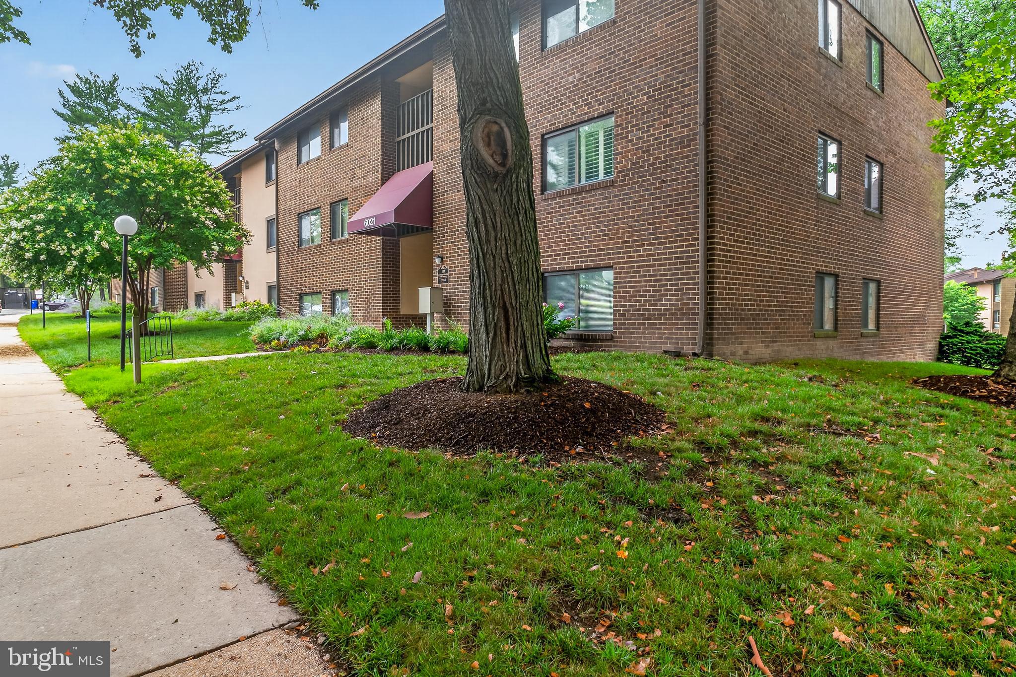 VILLAGE OF LONG REACH - Residential