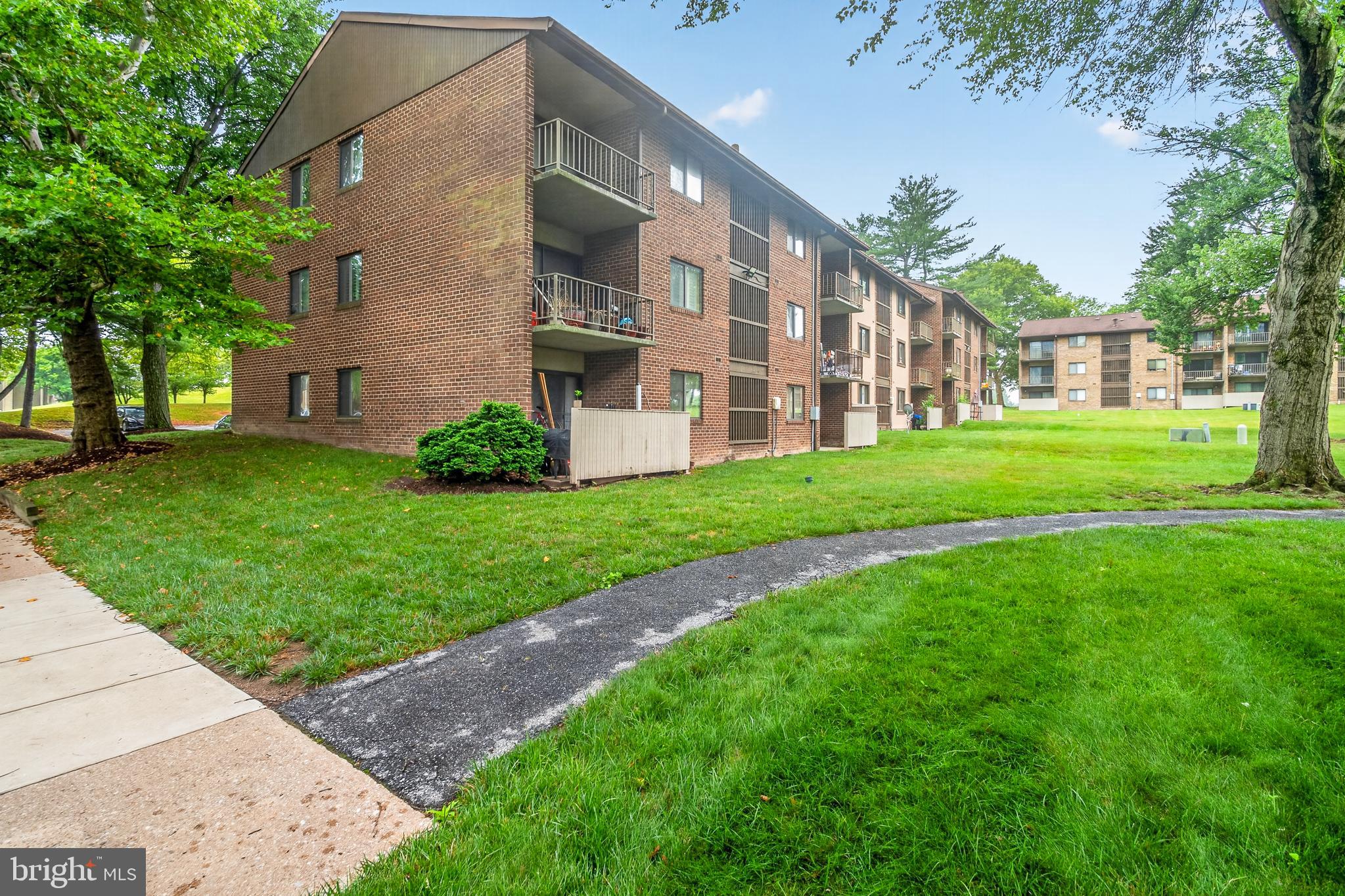 VILLAGE OF LONG REACH - Residential