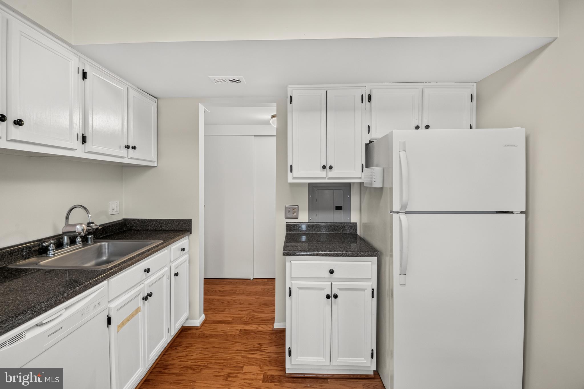 VILLAGE OF LONG REACH - Residential