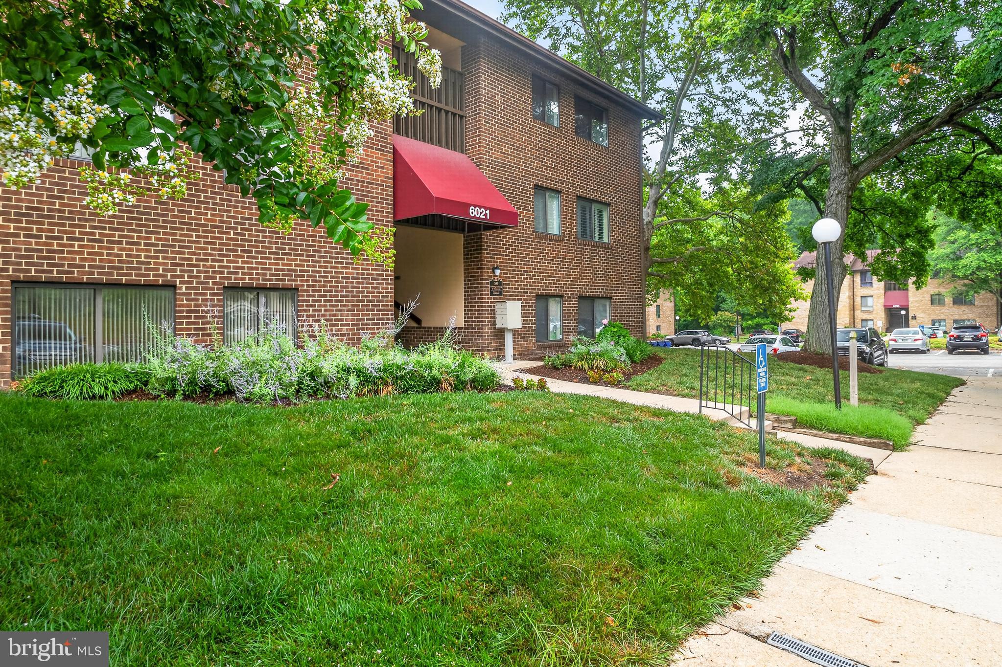 VILLAGE OF LONG REACH - Residential