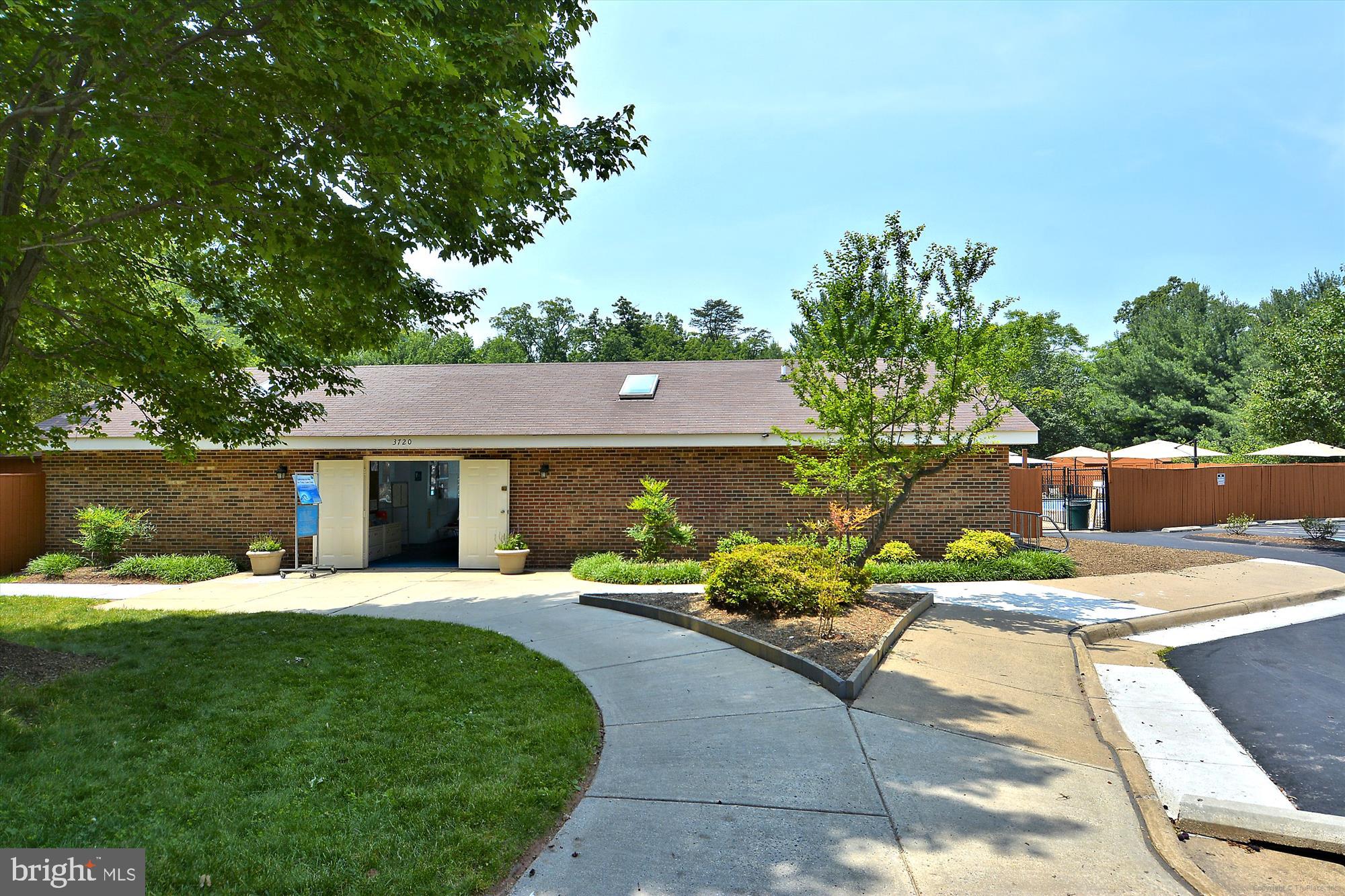 FAIR OAKS ESTATES - Residential