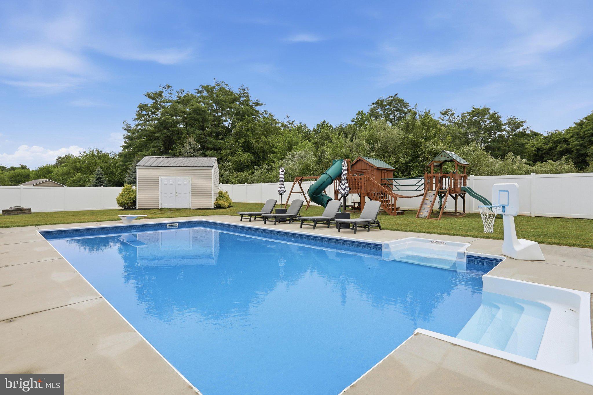RED OAK ESTATES - Residential