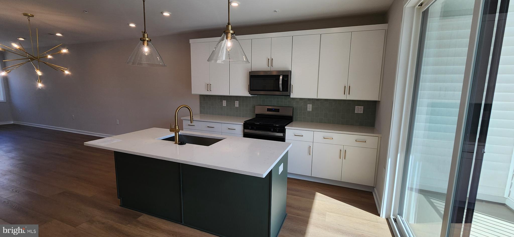 FAIRFAX - Residential Lease