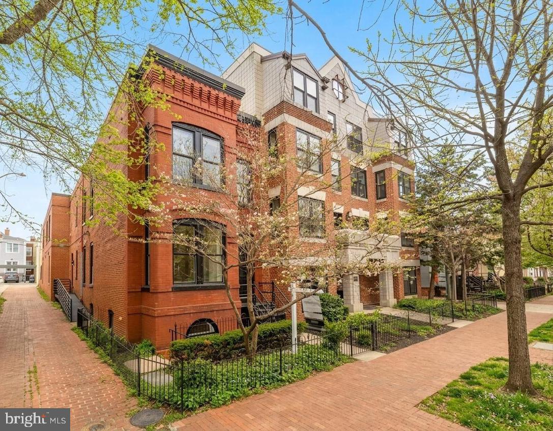 CAPITOL HILL - Residential