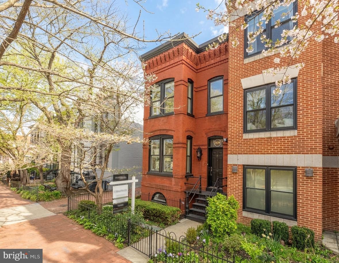 CAPITOL HILL - Residential