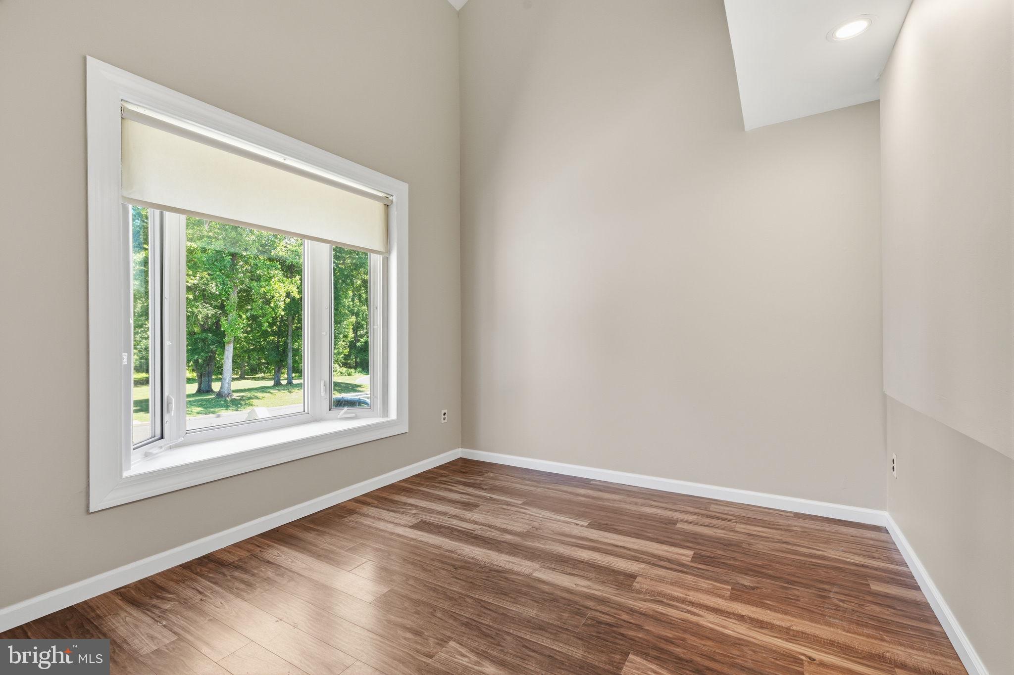 COMSTOCK - Residential