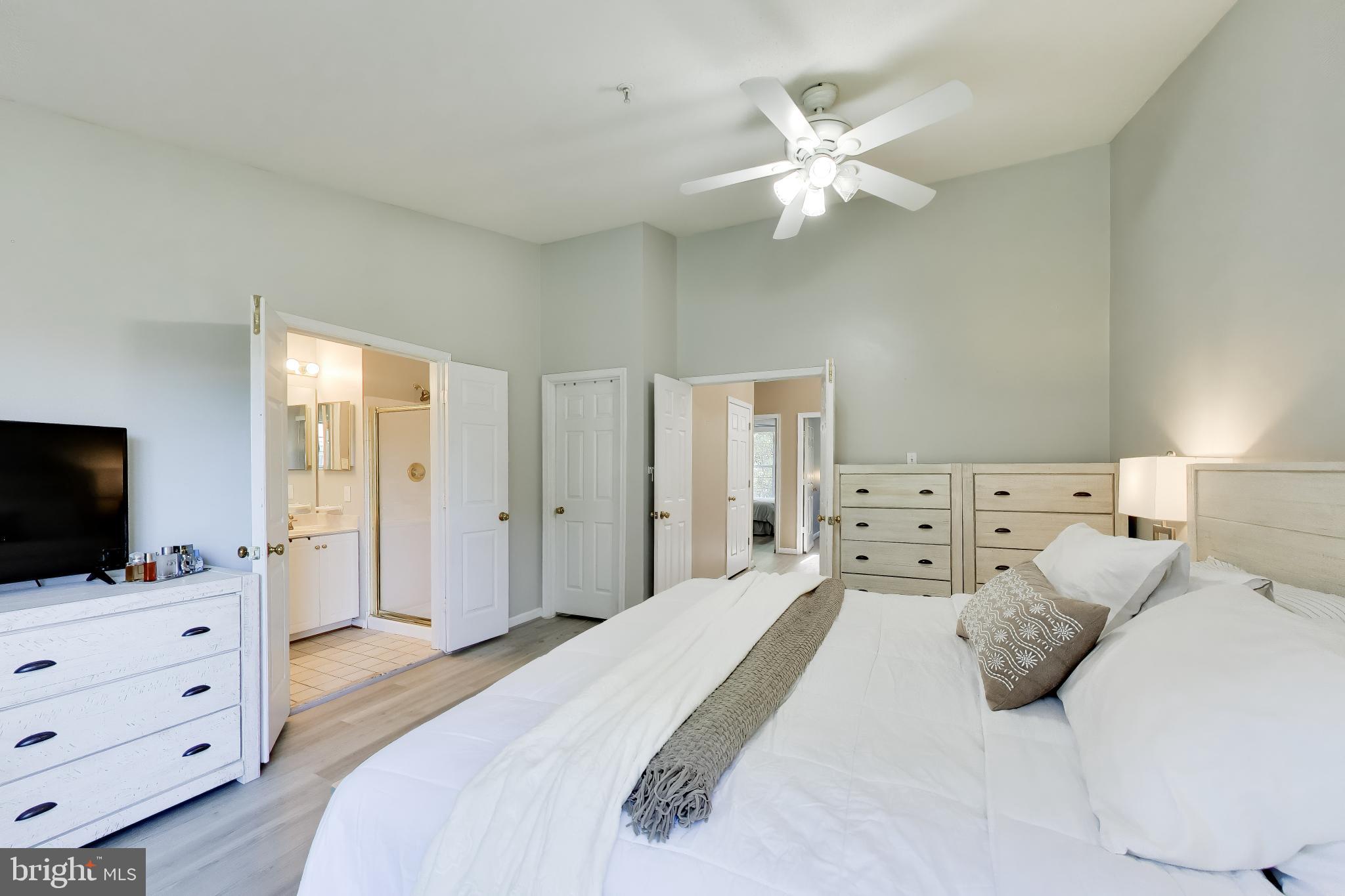 LONGMEAD - Residential