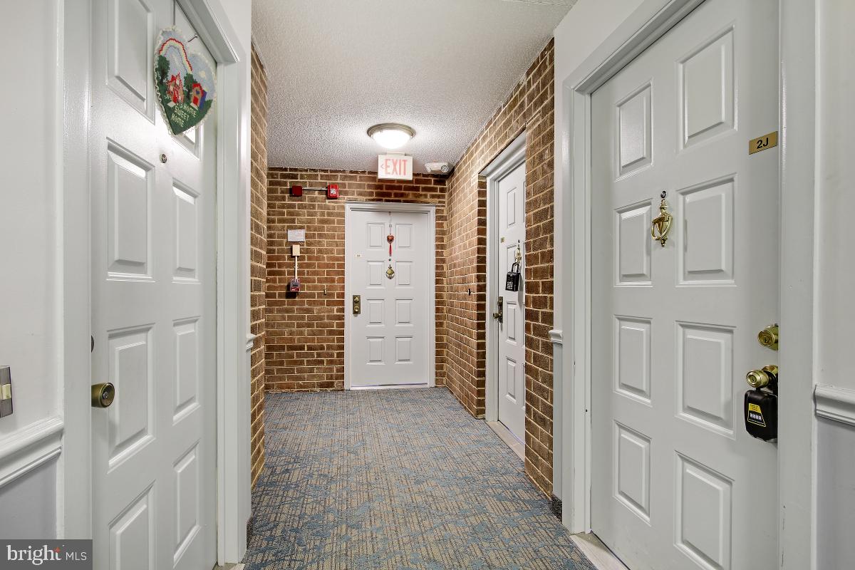 LEISURE WORLD - Residential