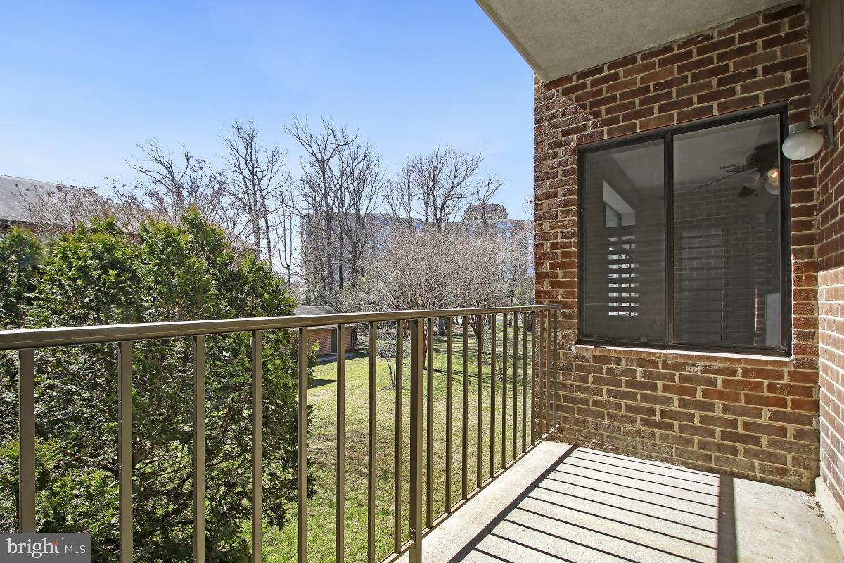 LEISURE WORLD - Residential