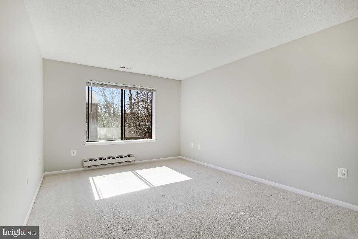 LEISURE WORLD - Residential
