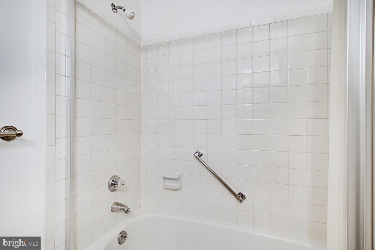 LEISURE WORLD - Residential