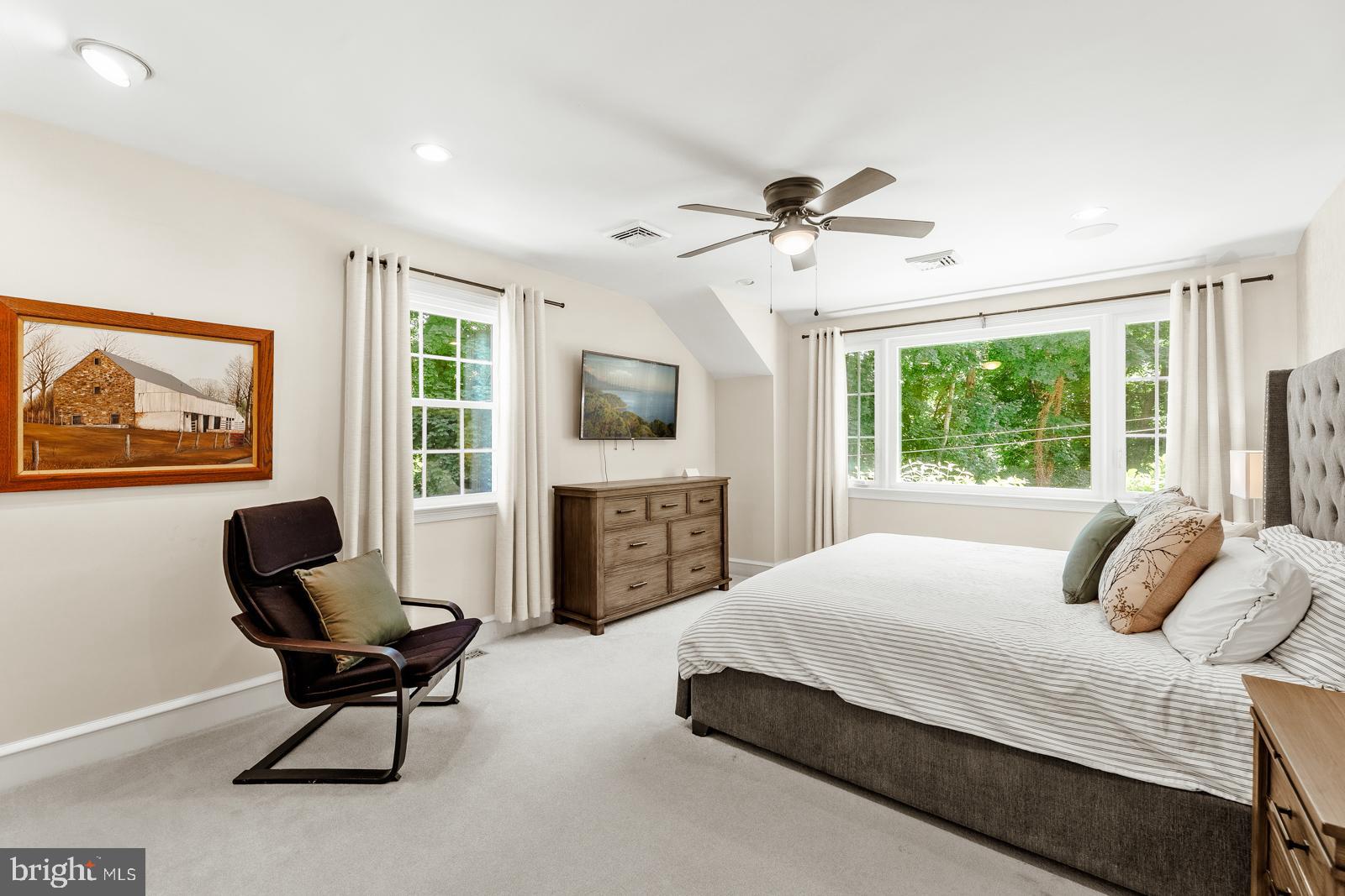HUNTINGDON VALLEY - Residential