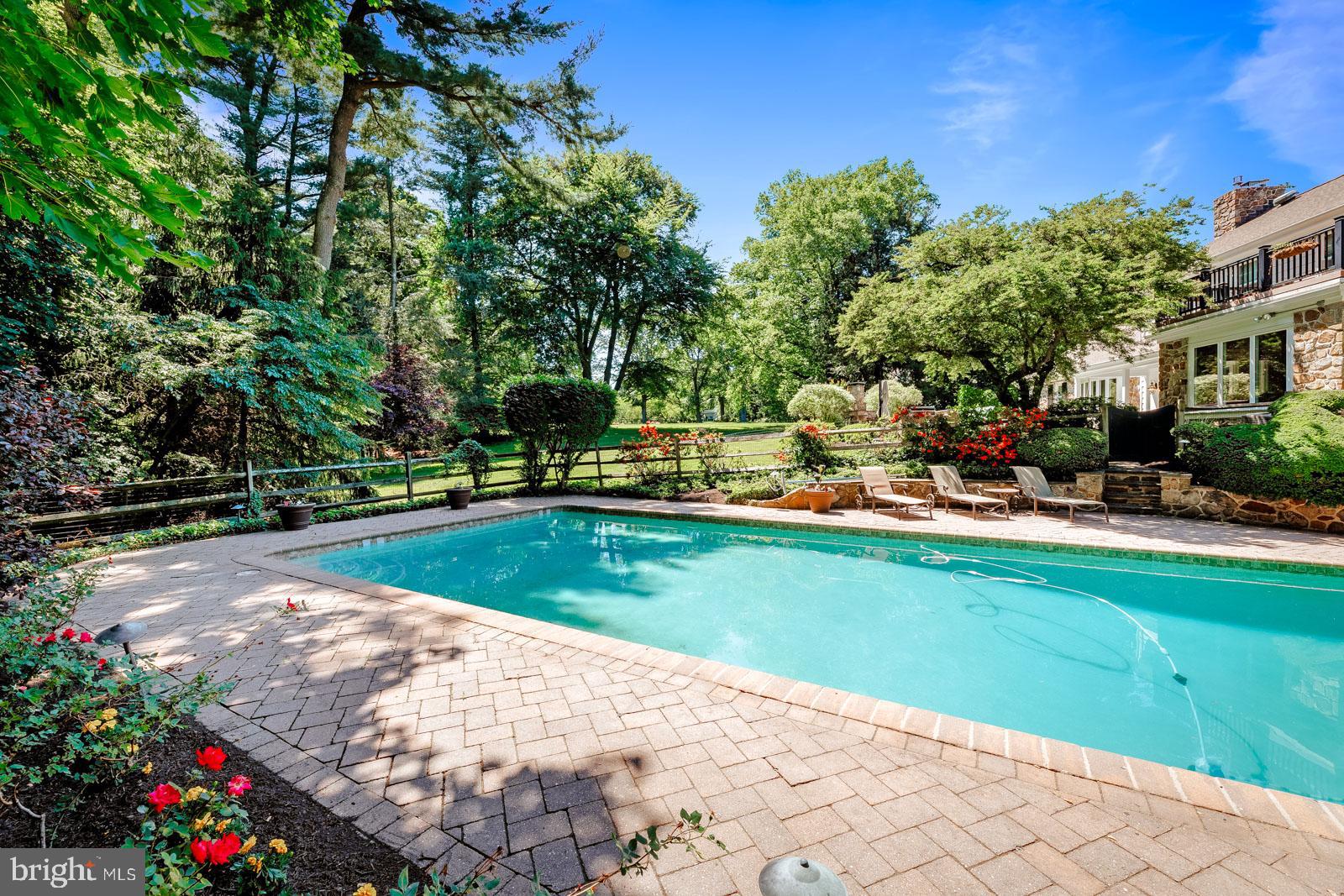 HUNTINGDON VALLEY - Residential