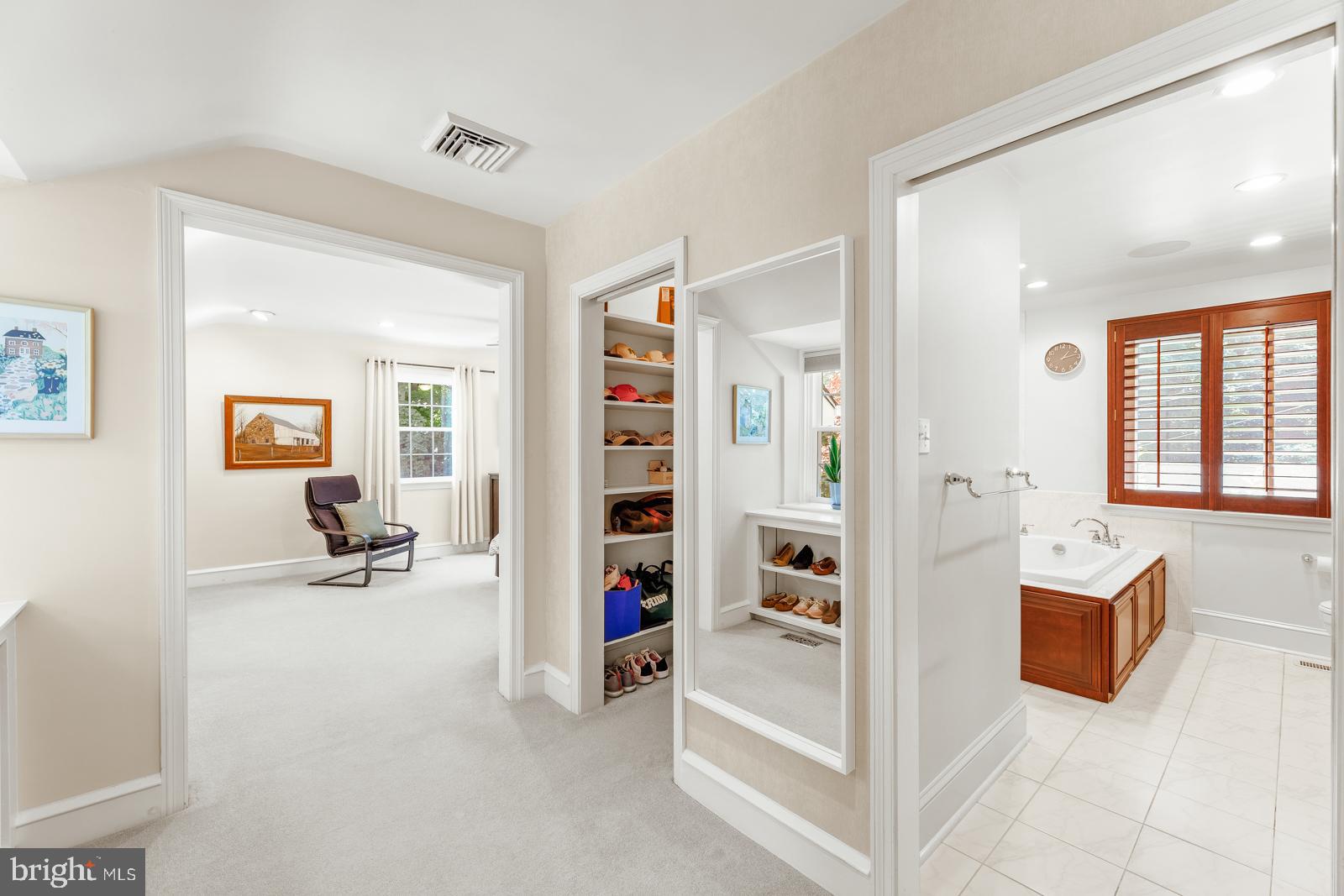 HUNTINGDON VALLEY - Residential