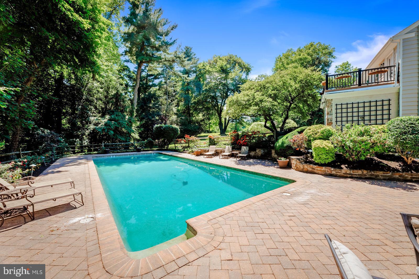 HUNTINGDON VALLEY - Residential