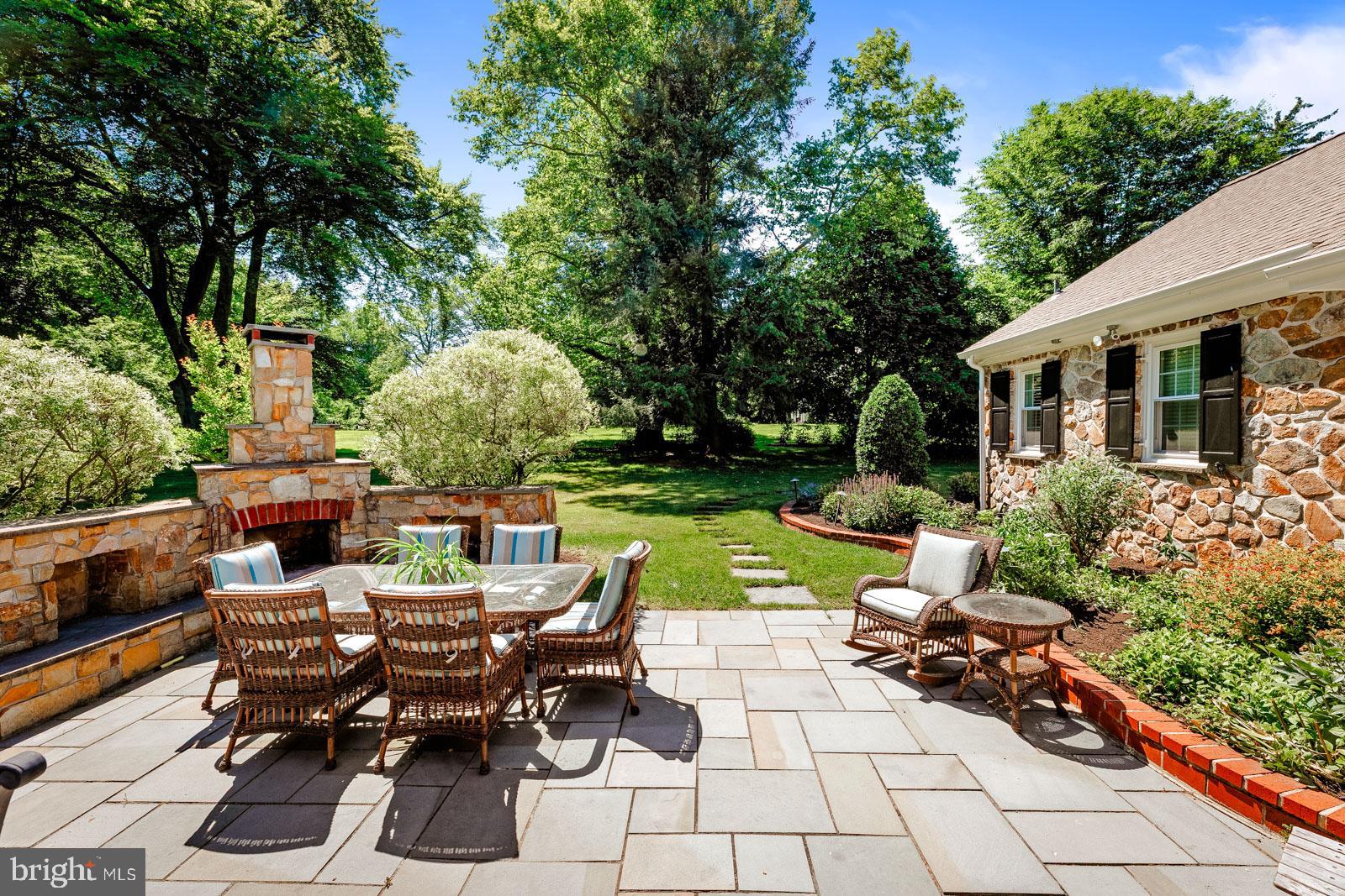 HUNTINGDON VALLEY - Residential