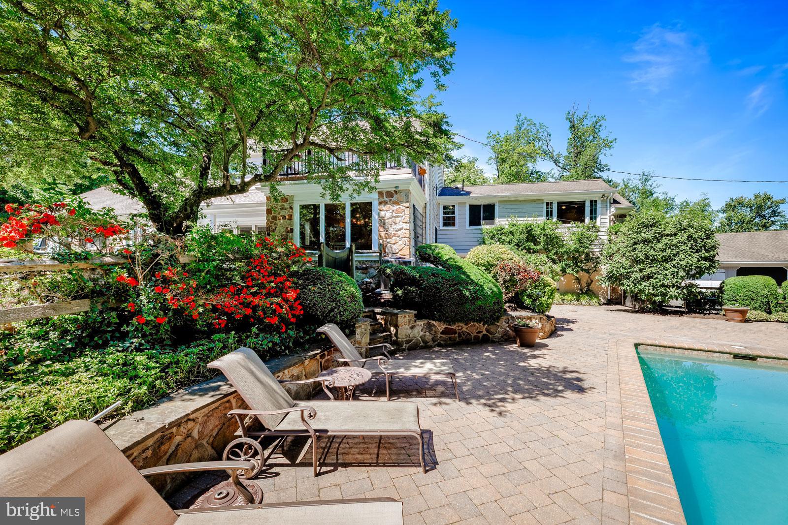 HUNTINGDON VALLEY - Residential